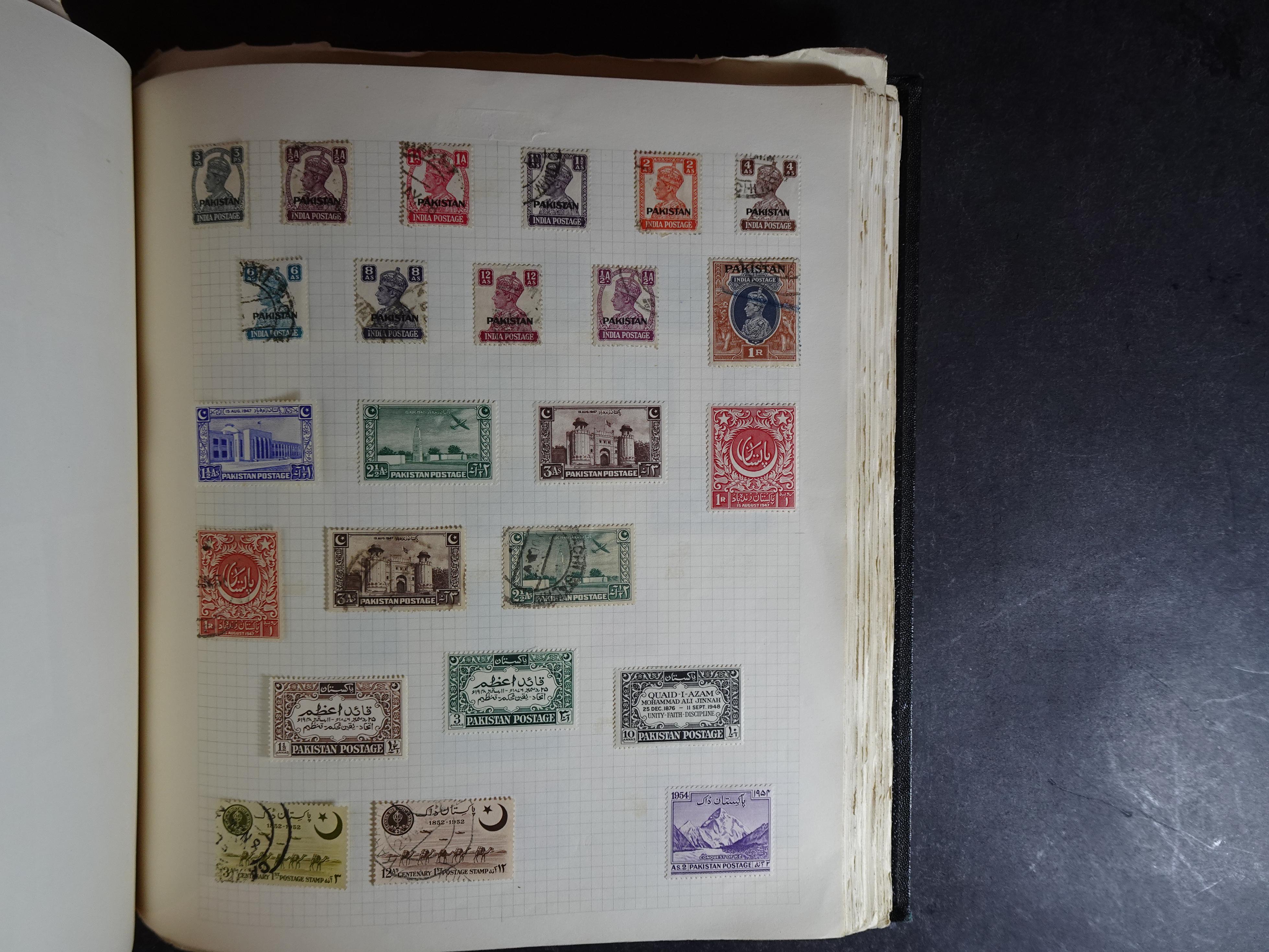 Verzameling op blanco album bladen letter M/P. Leuke koop met veel motief. 140