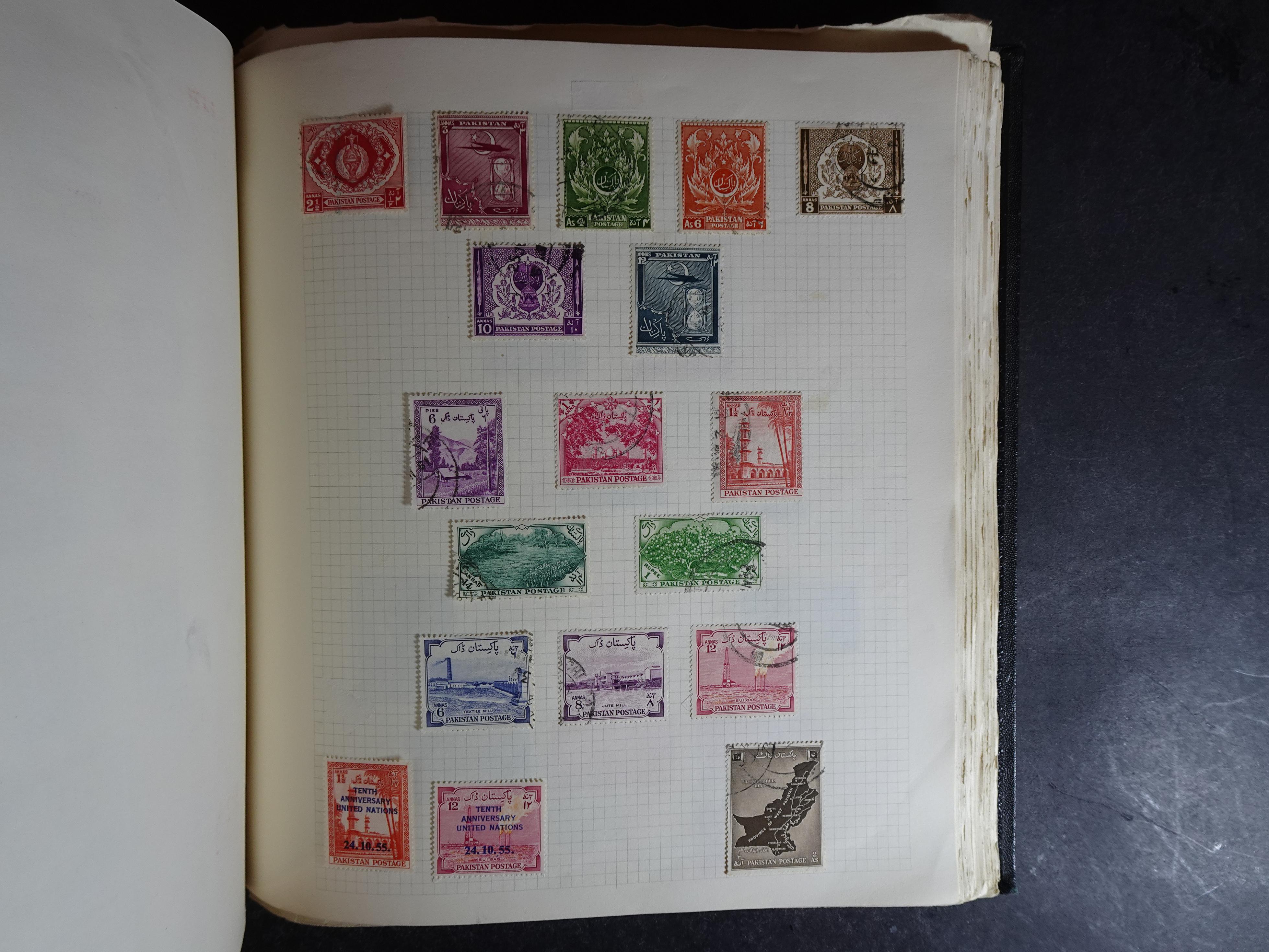 Verzameling op blanco album bladen letter M/P. Leuke koop met veel motief. 142