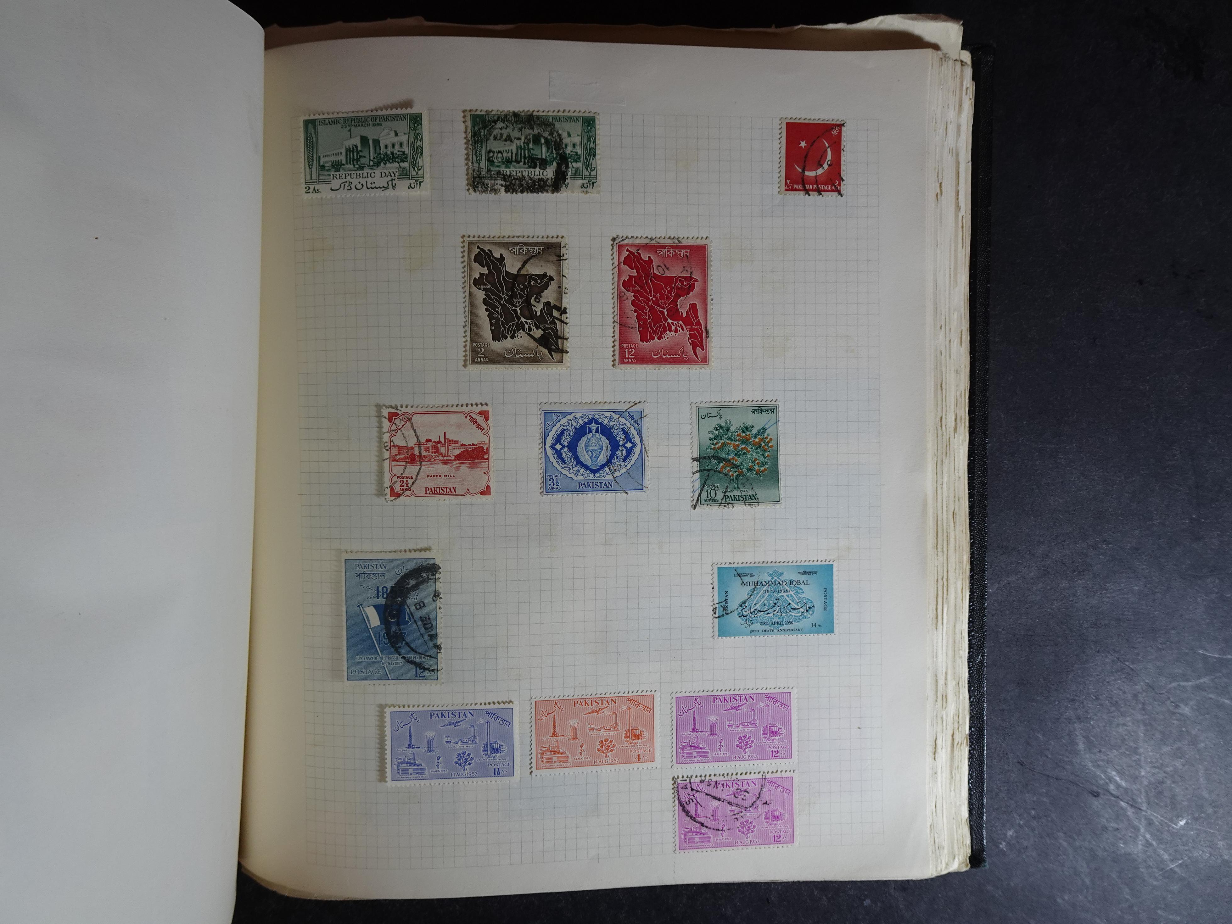 Verzameling op blanco album bladen letter M/P. Leuke koop met veel motief. 143