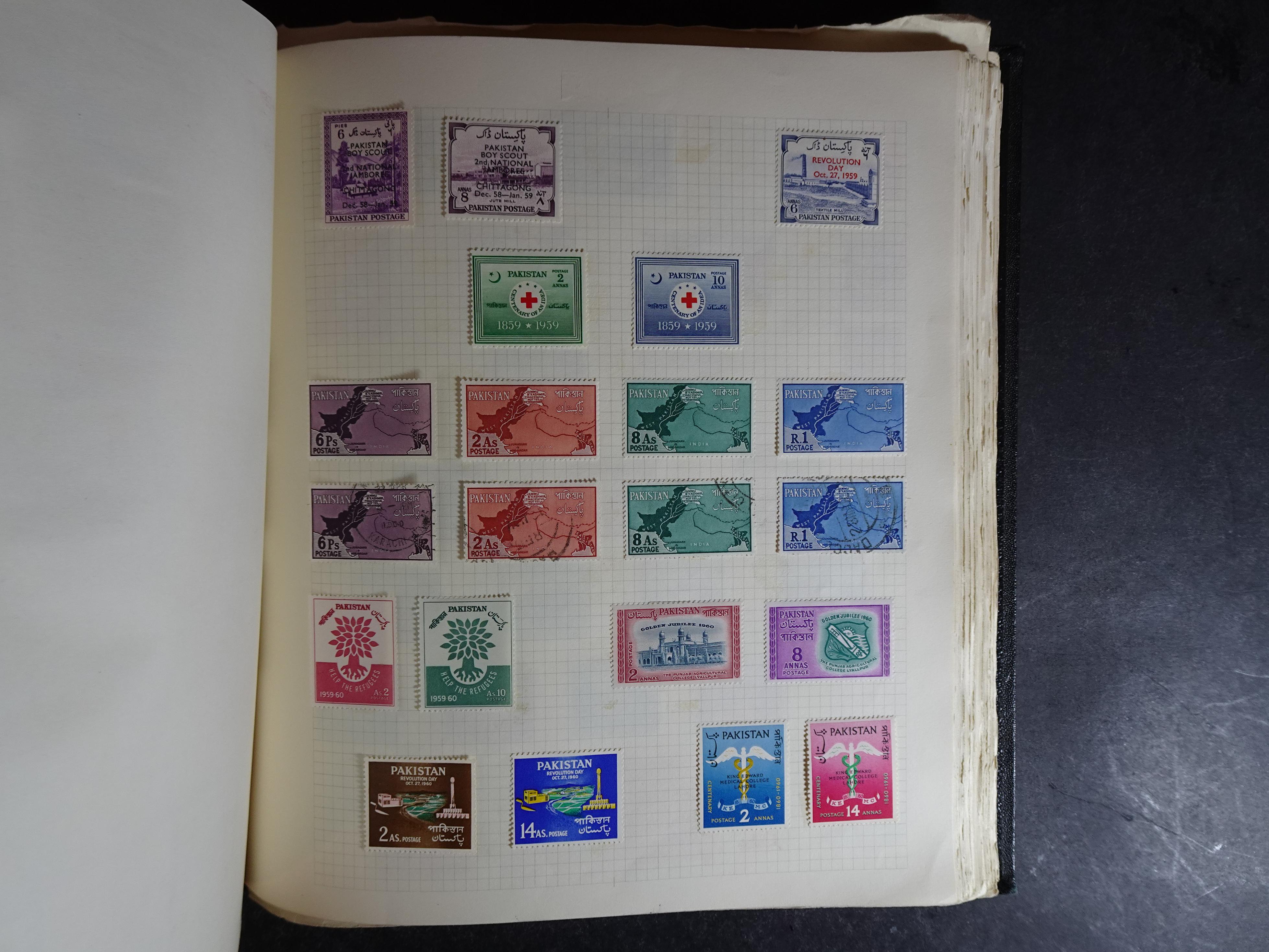 Verzameling op blanco album bladen letter M/P. Leuke koop met veel motief. 144