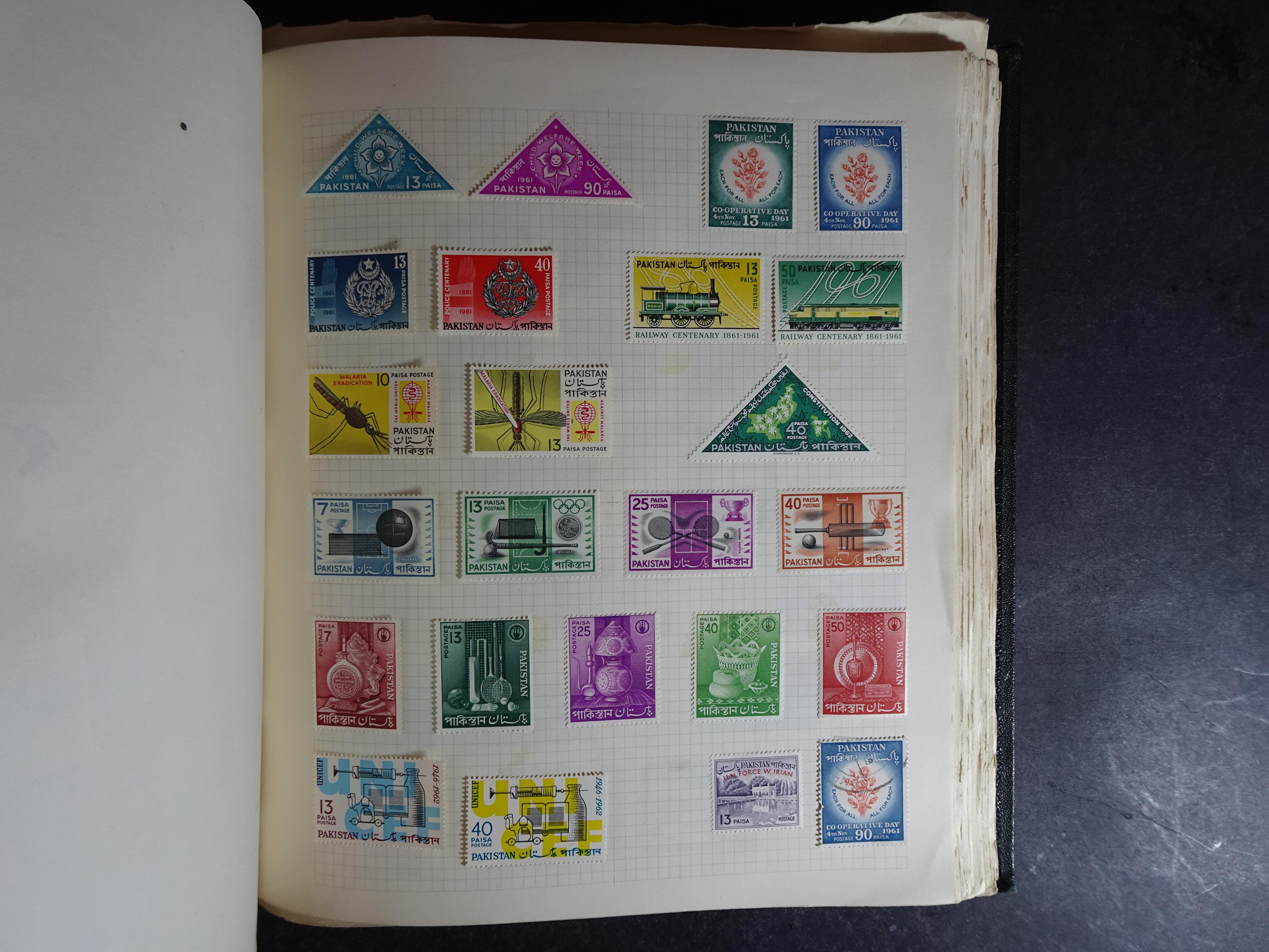 Verzameling op blanco album bladen letter M/P. Leuke koop met veel motief. 146