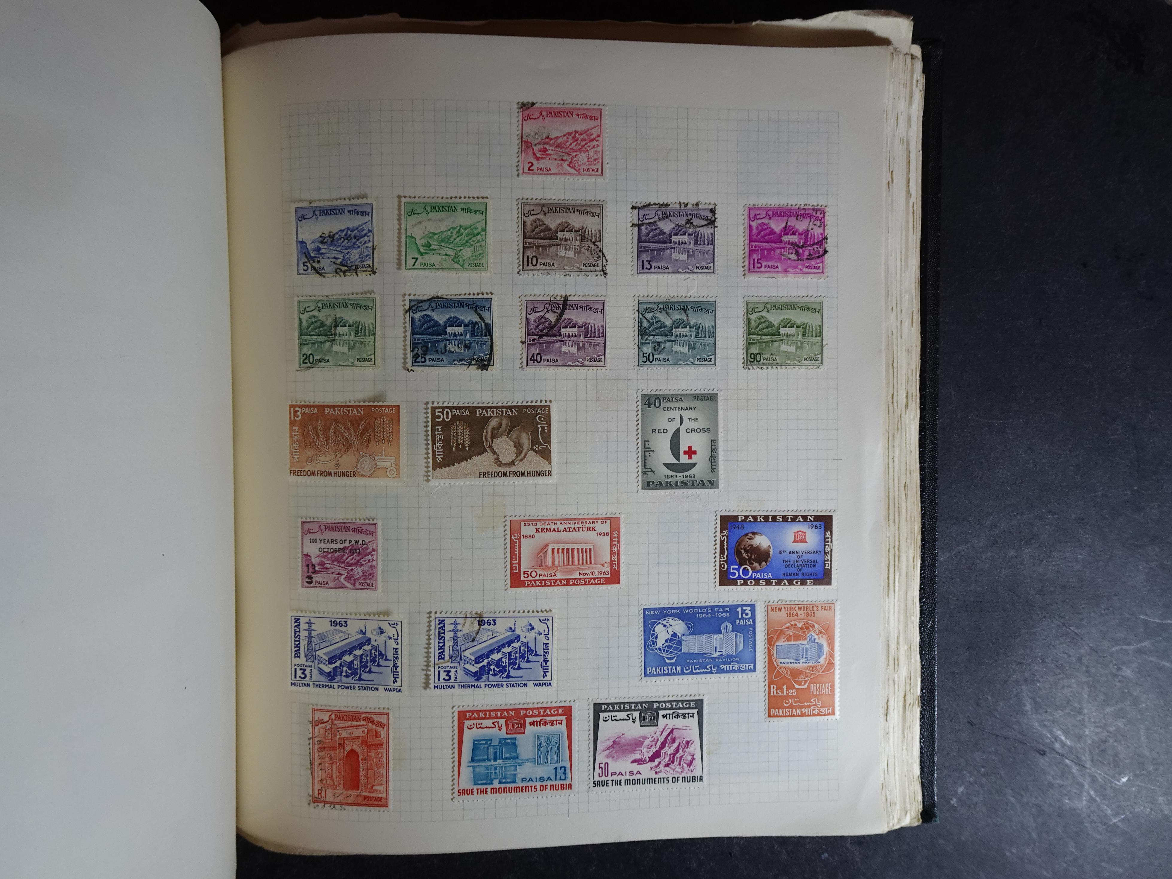 Verzameling op blanco album bladen letter M/P. Leuke koop met veel motief. 147