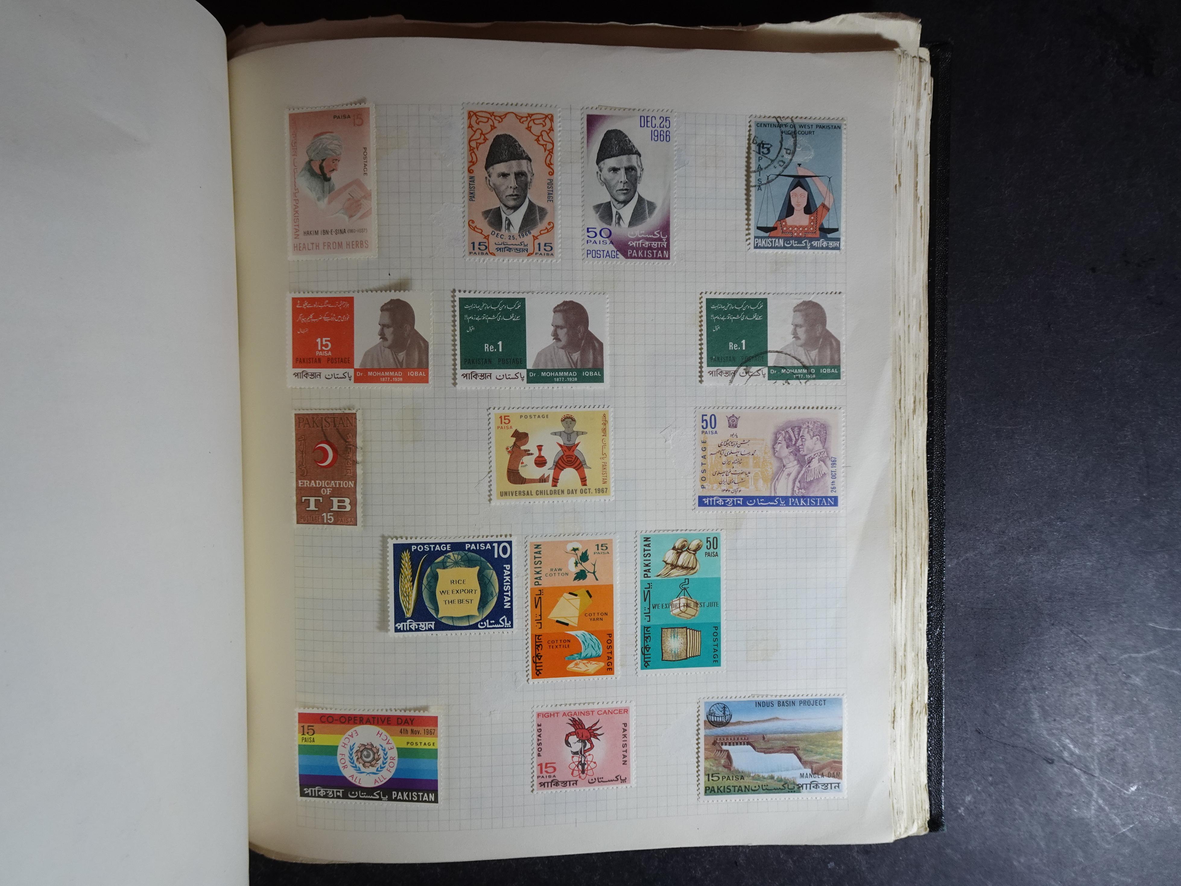 Verzameling op blanco album bladen letter M/P. Leuke koop met veel motief. 149