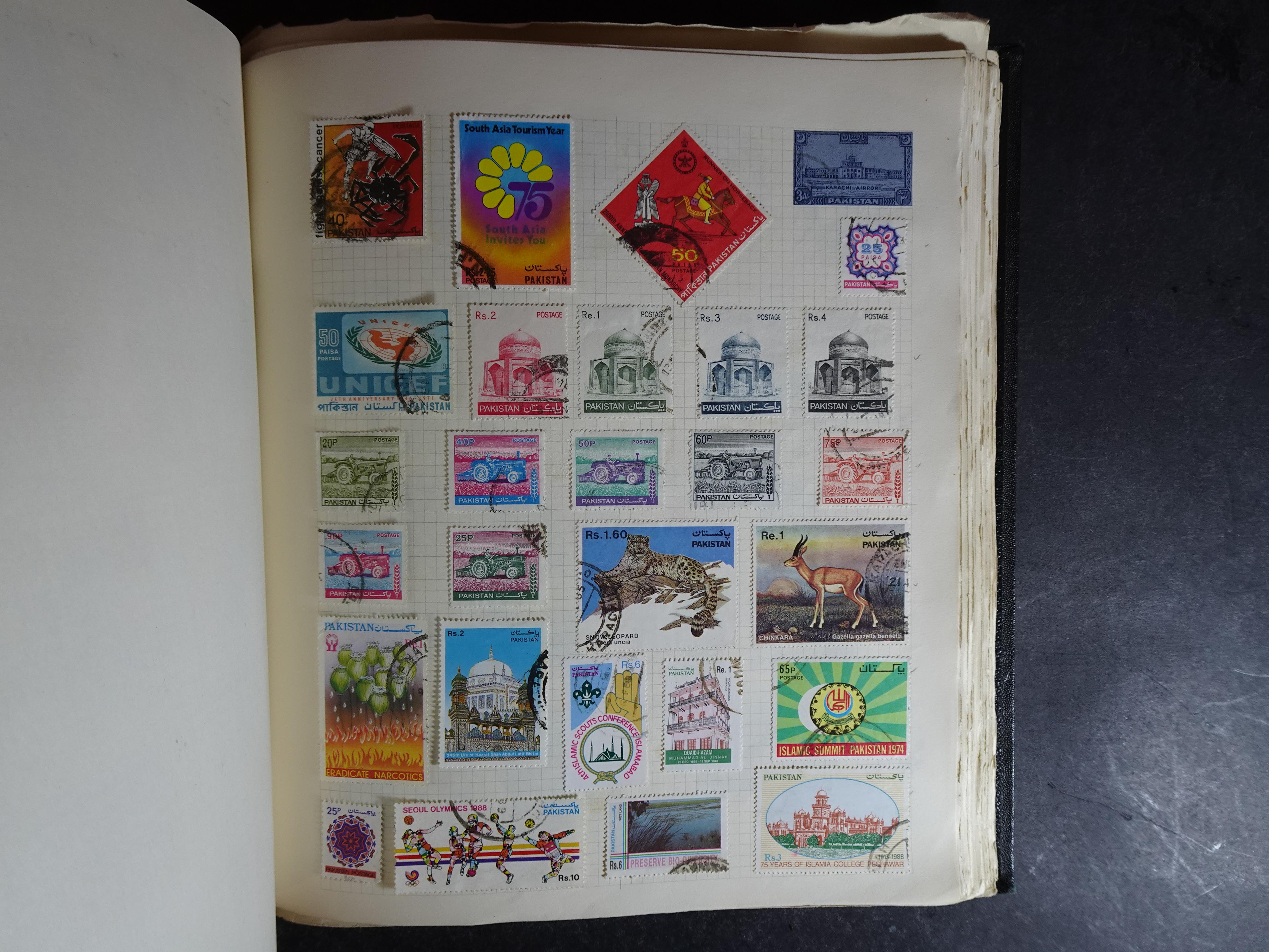 Verzameling op blanco album bladen letter M/P. Leuke koop met veel motief. 153