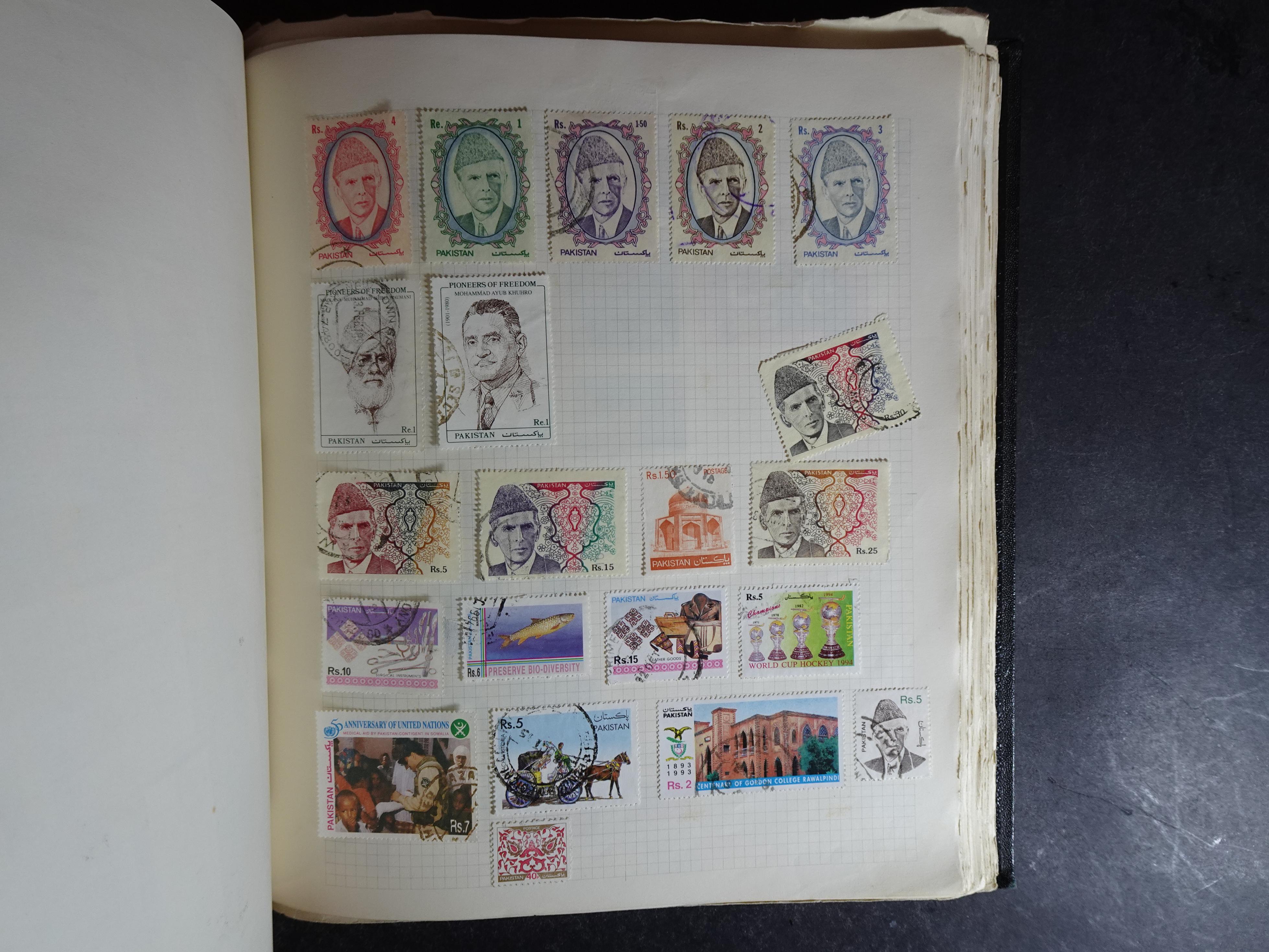 Verzameling op blanco album bladen letter M/P. Leuke koop met veel motief. 154