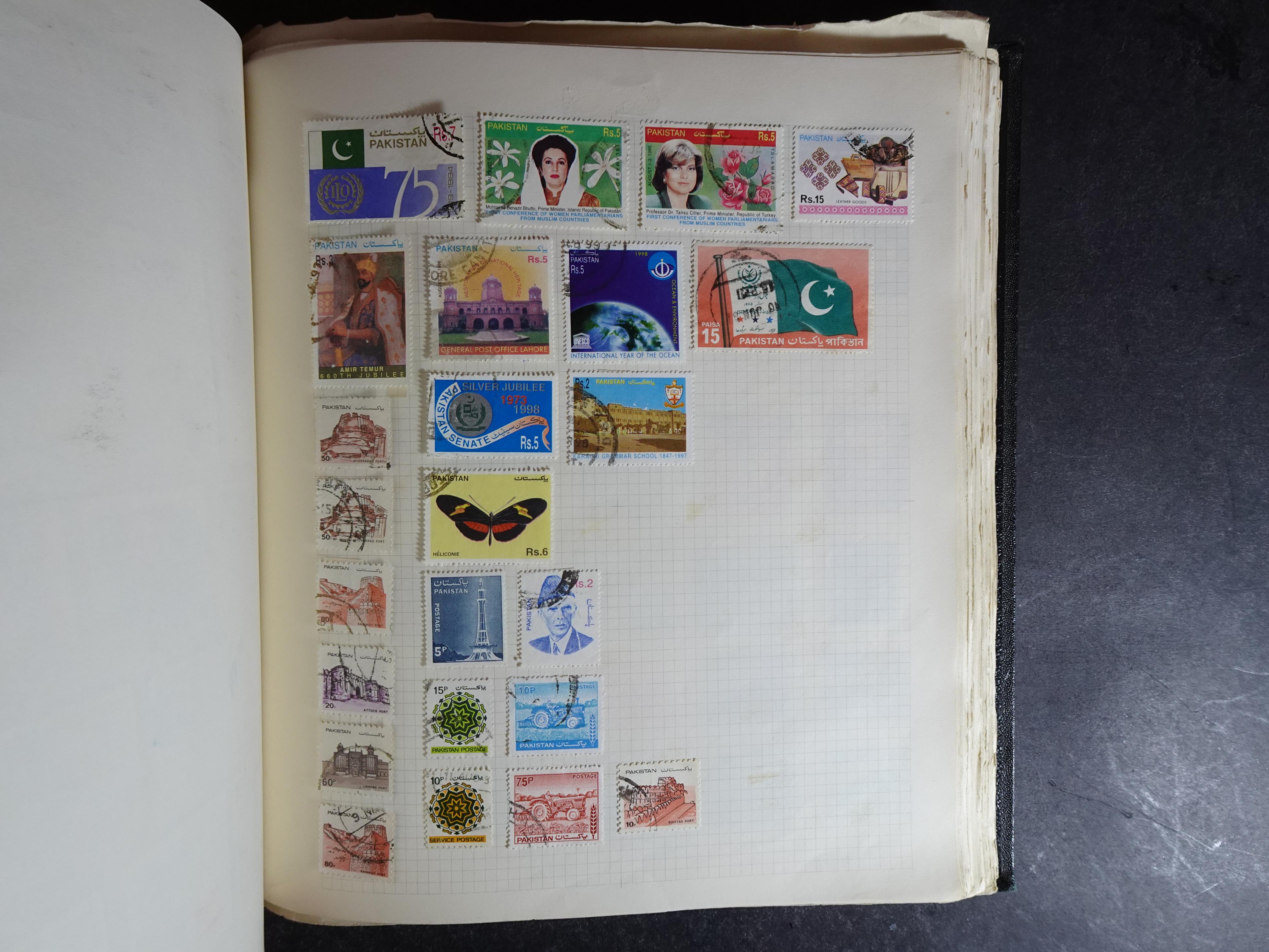 Verzameling op blanco album bladen letter M/P. Leuke koop met veel motief. 155