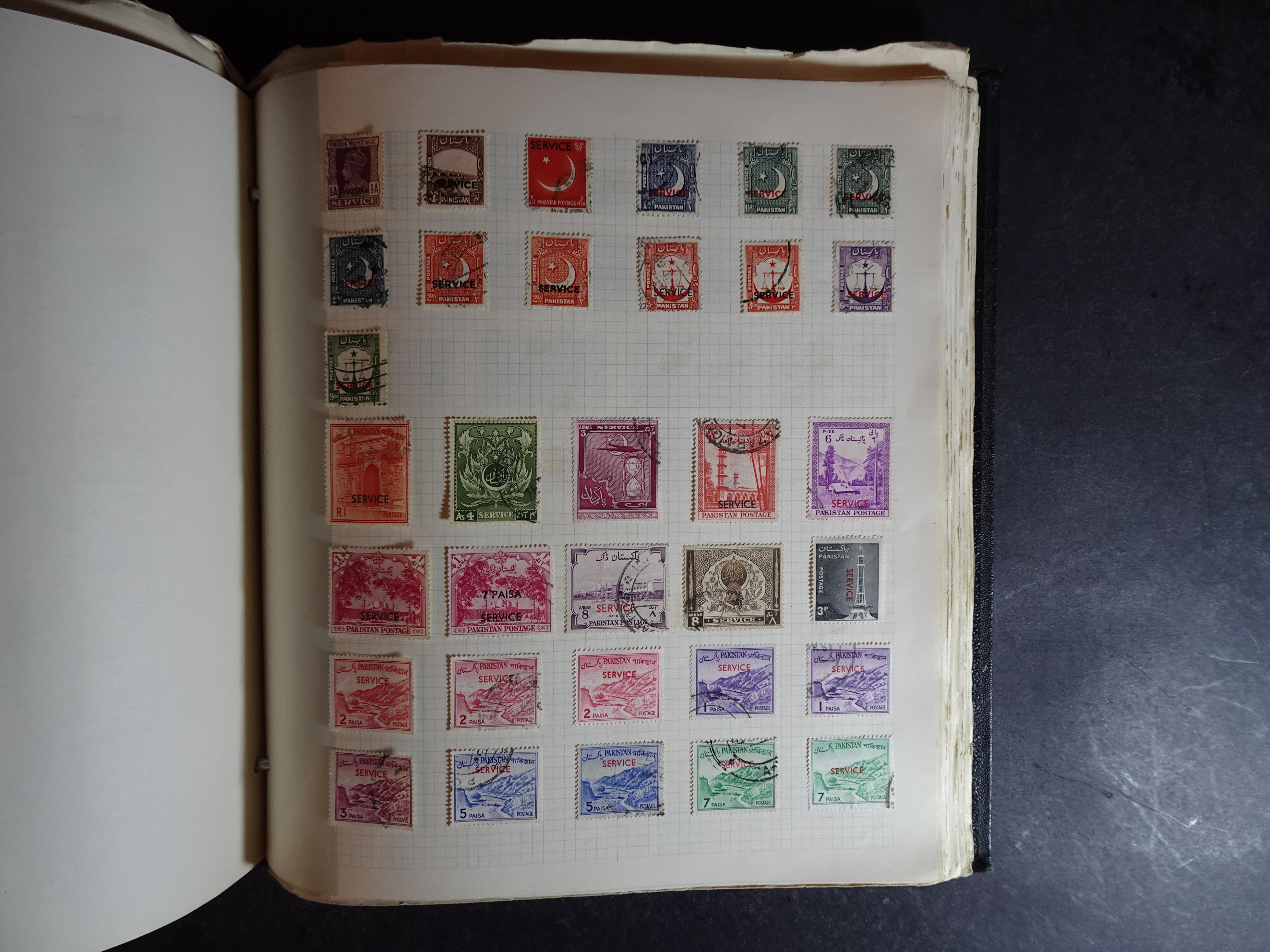 Verzameling op blanco album bladen letter M/P. Leuke koop met veel motief. 156