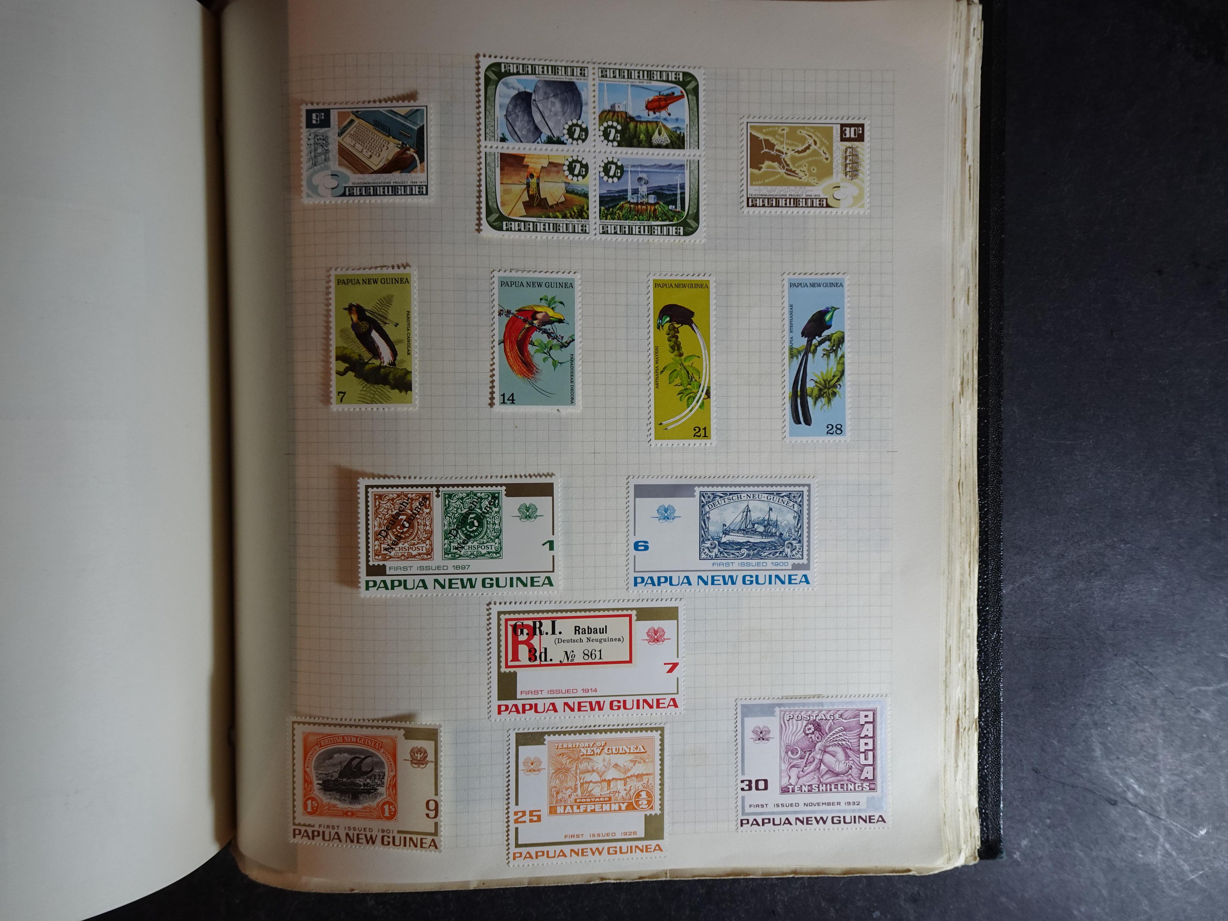 Verzameling op blanco album bladen letter M/P. Leuke koop met veel motief. 176