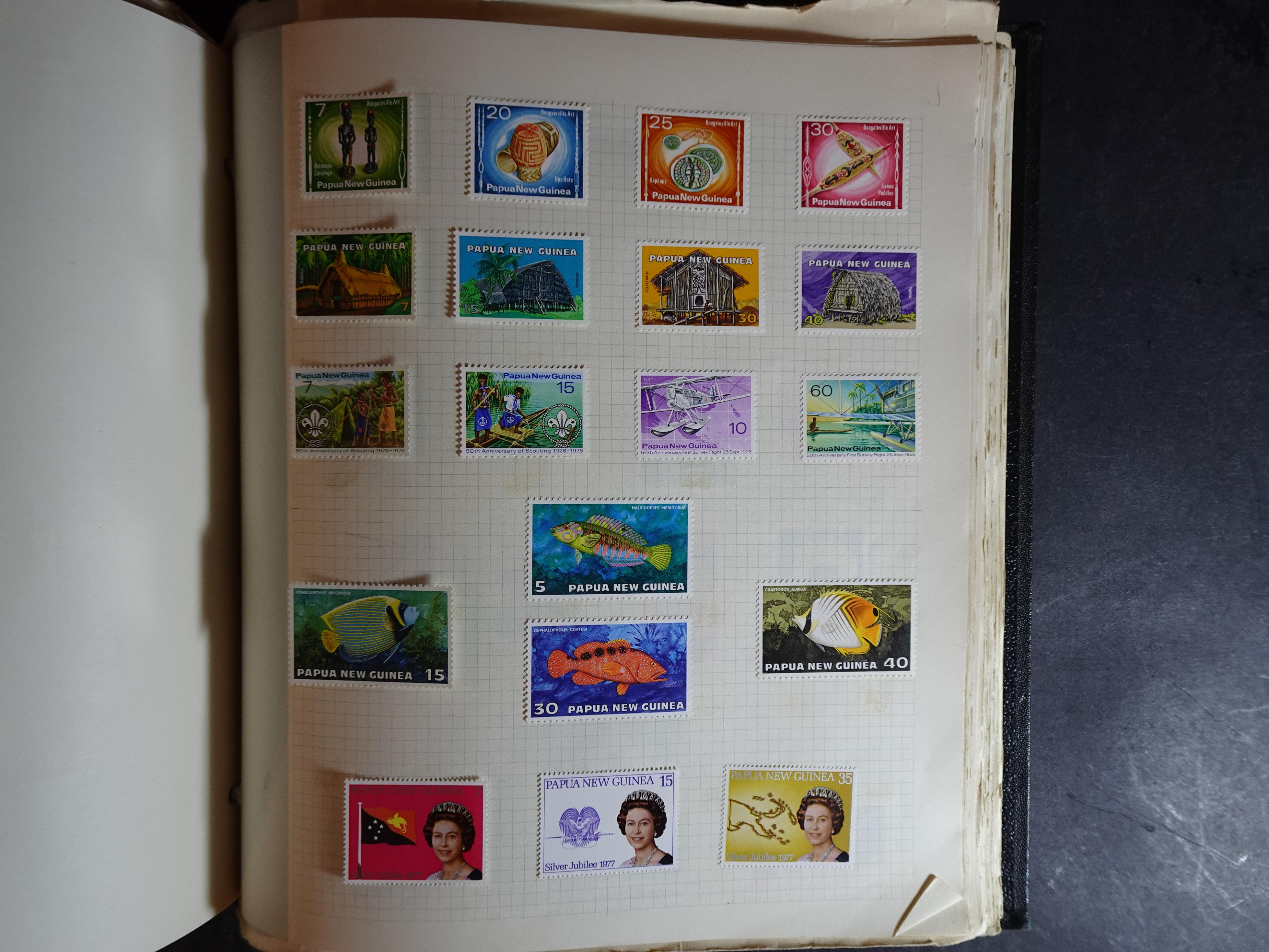 Verzameling op blanco album bladen letter M/P. Leuke koop met veel motief. 180