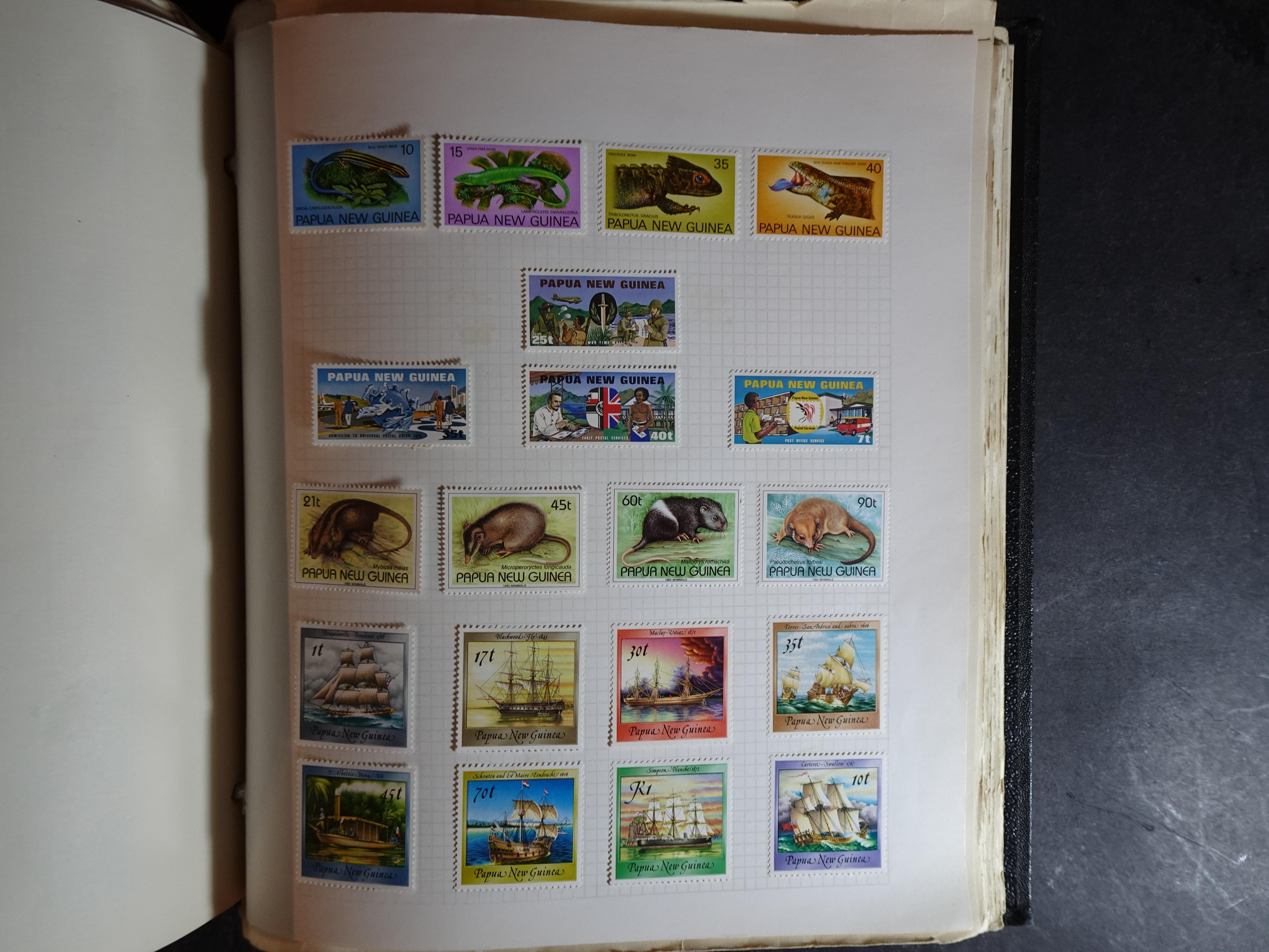 Verzameling op blanco album bladen letter M/P. Leuke koop met veel motief. 186