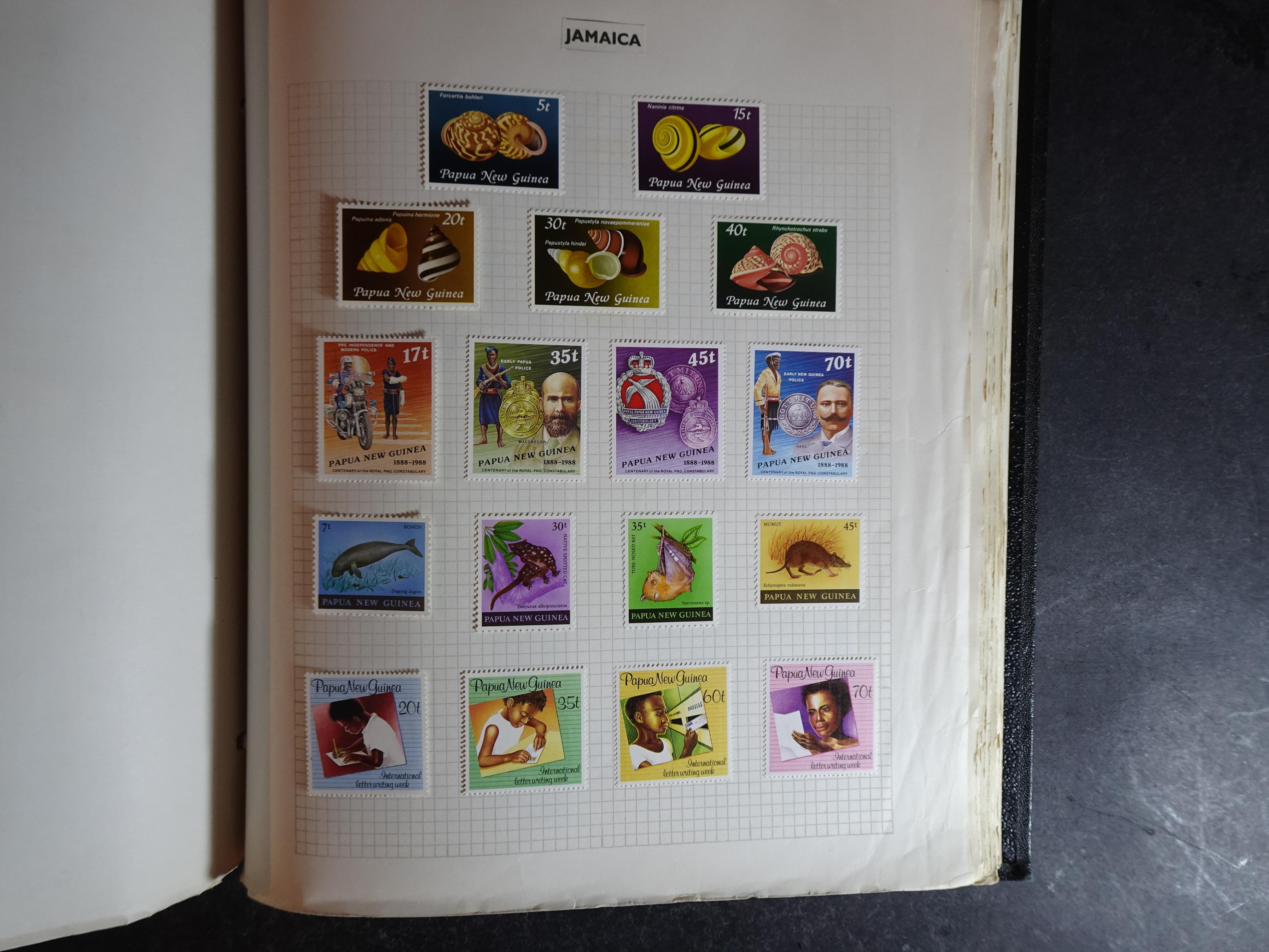 Verzameling op blanco album bladen letter M/P. Leuke koop met veel motief. 190