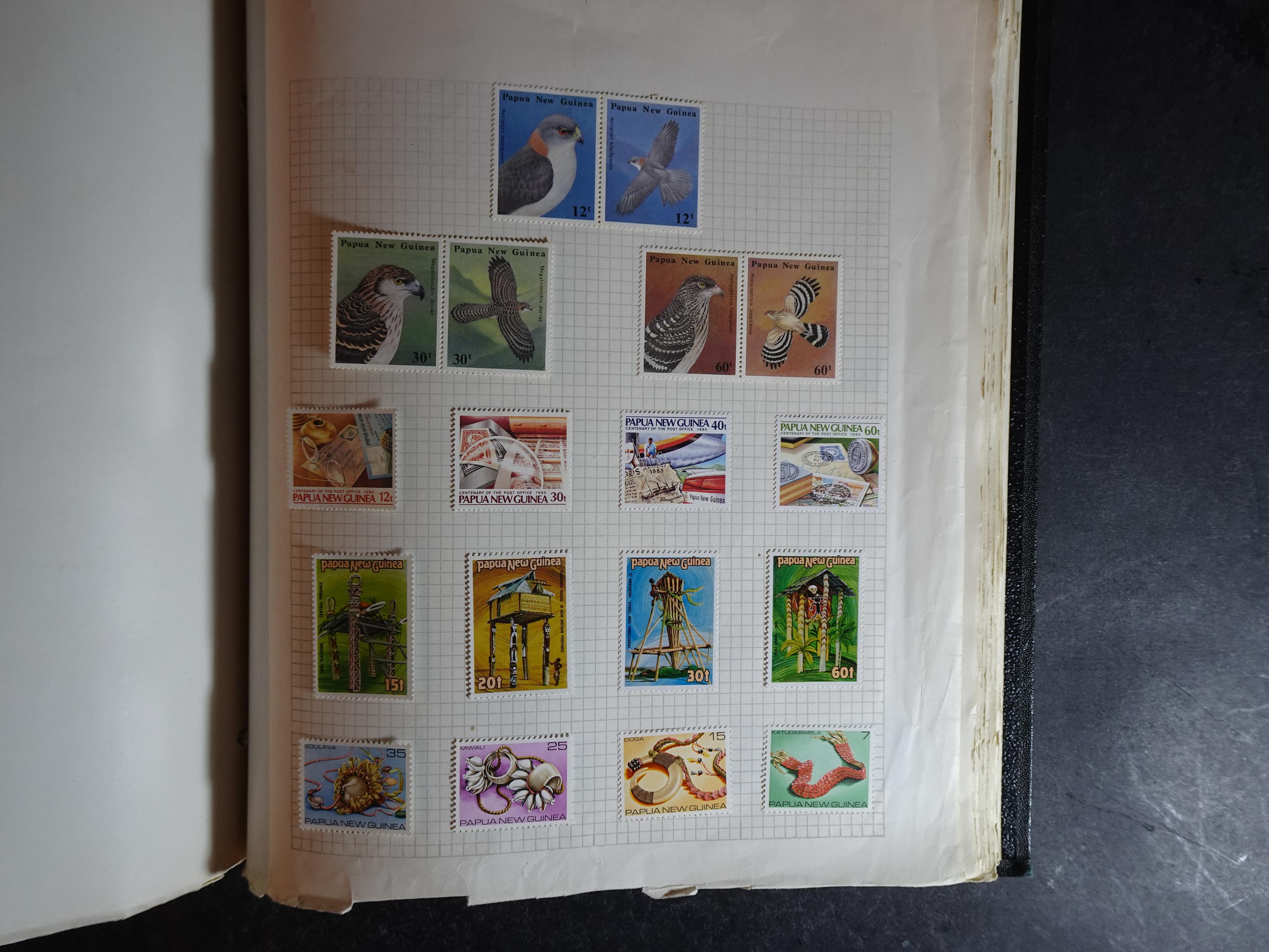 Verzameling op blanco album bladen letter M/P. Leuke koop met veel motief. 191