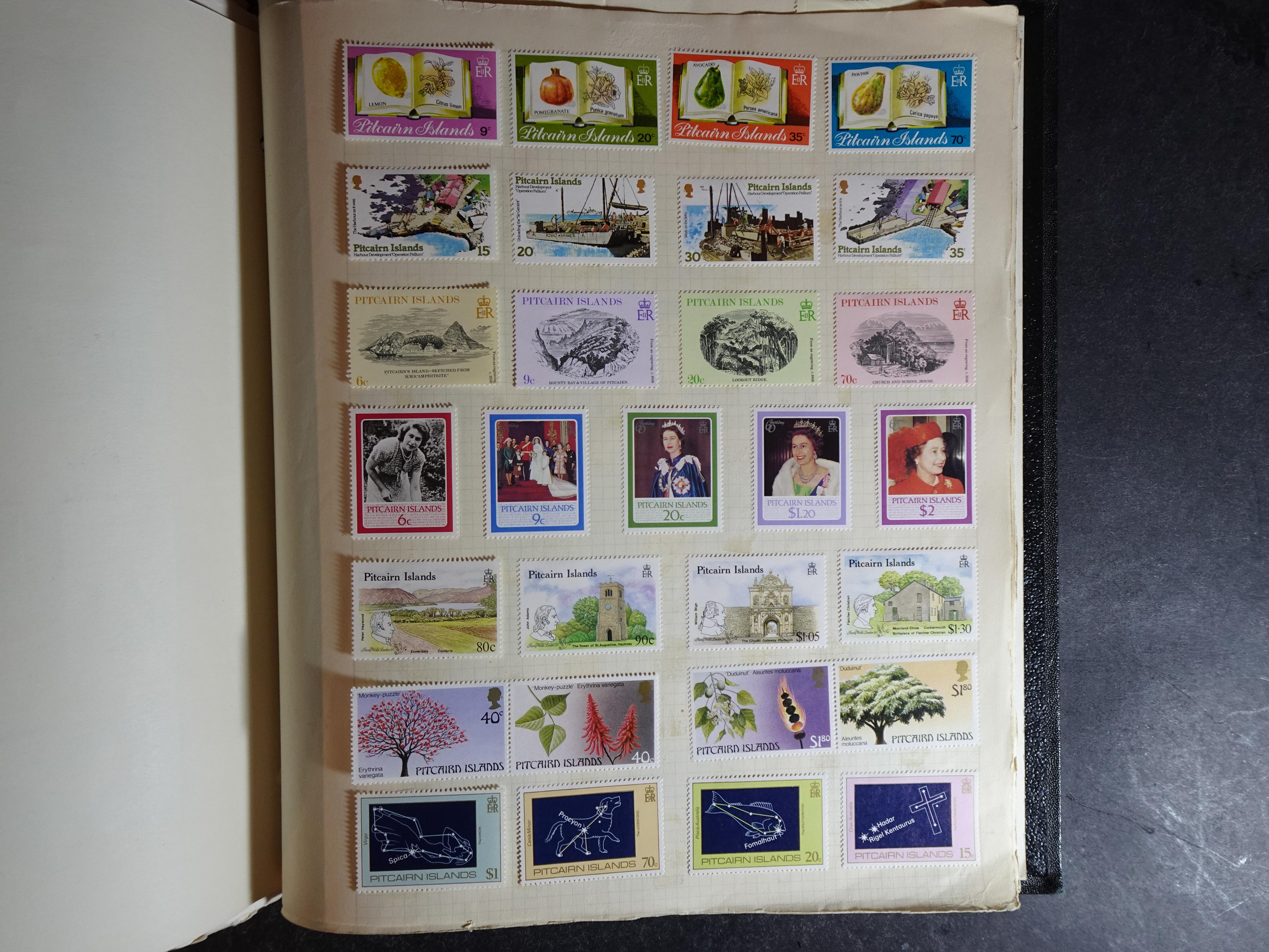 Verzameling op blanco album bladen letter M/P. Leuke koop met veel motief. 209