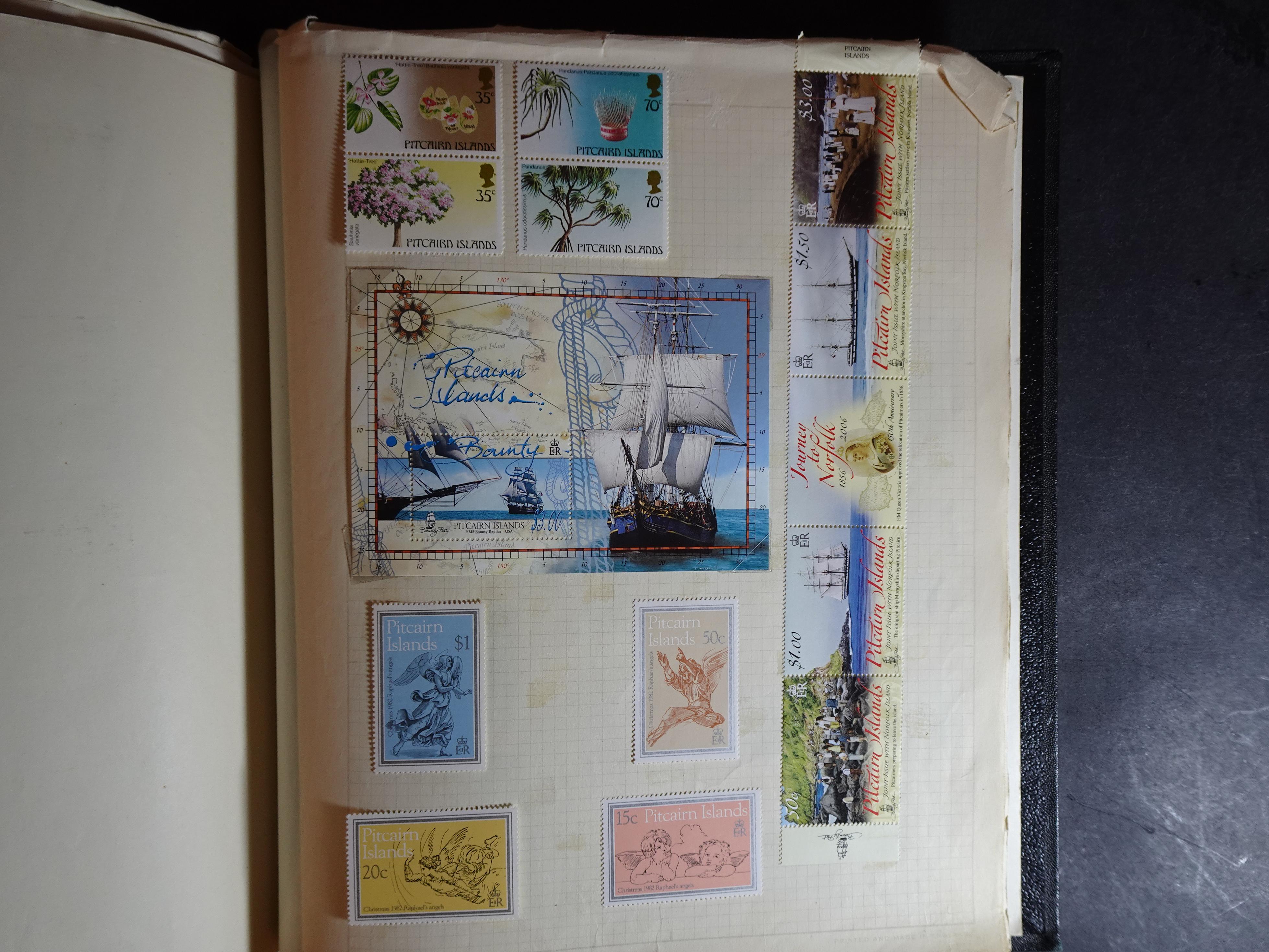 Verzameling op blanco album bladen letter M/P. Leuke koop met veel motief. 211