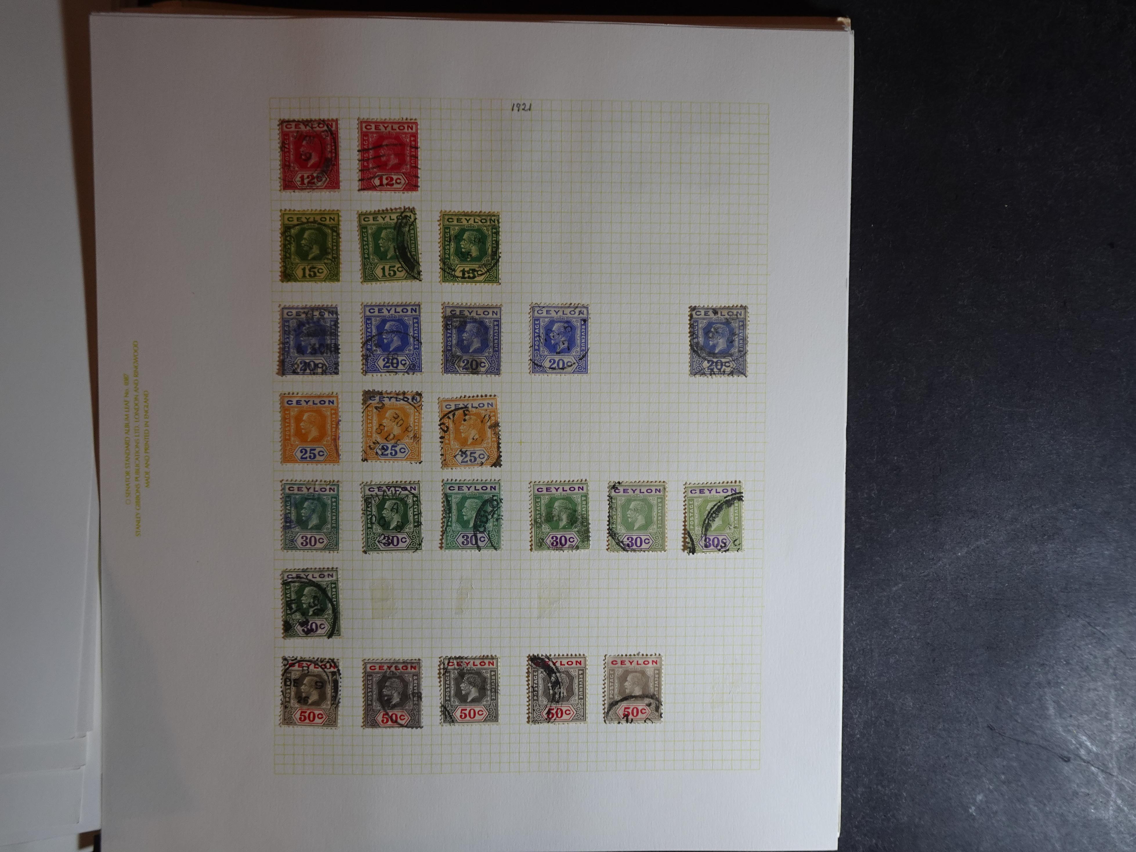 Partij op blanco bladen letter C in klemband. Bevat aardig klassiek materiaal. 49