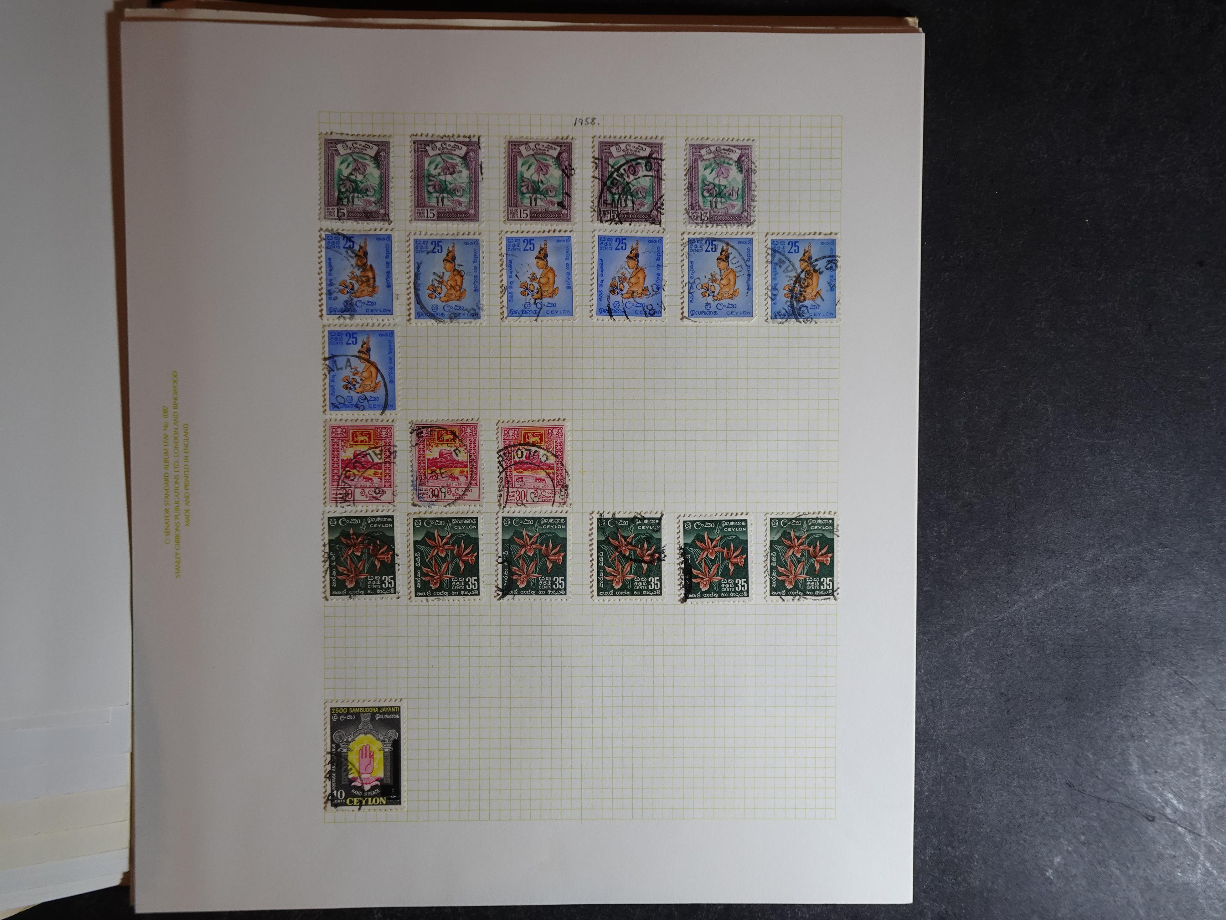 Partij op blanco bladen letter C in klemband. Bevat aardig klassiek materiaal. 84