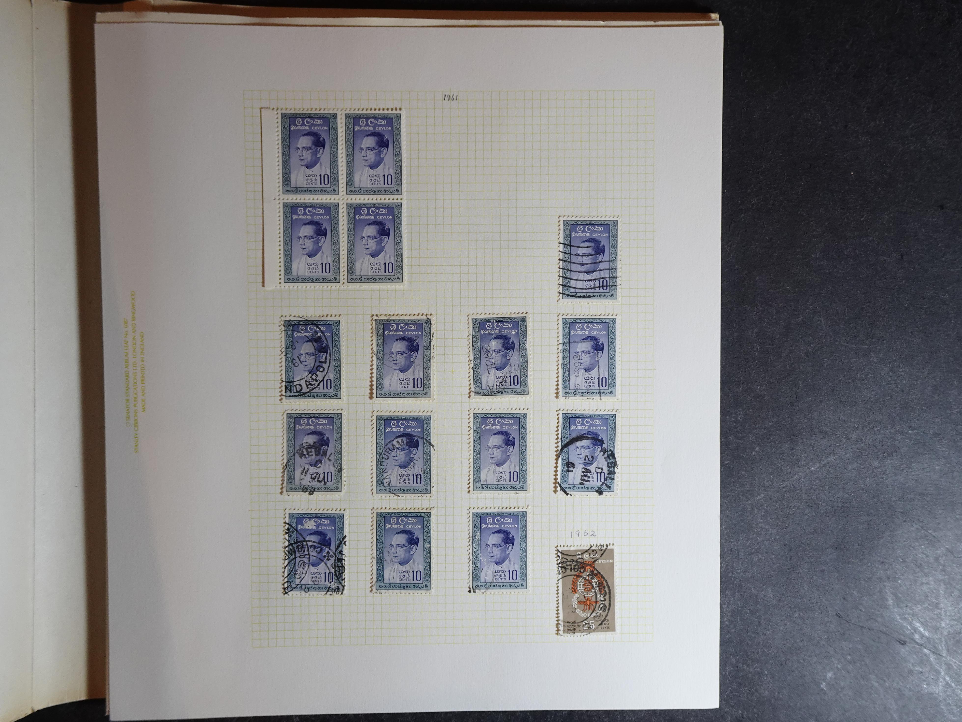 Partij op blanco bladen letter C in klemband. Bevat aardig klassiek materiaal. 88