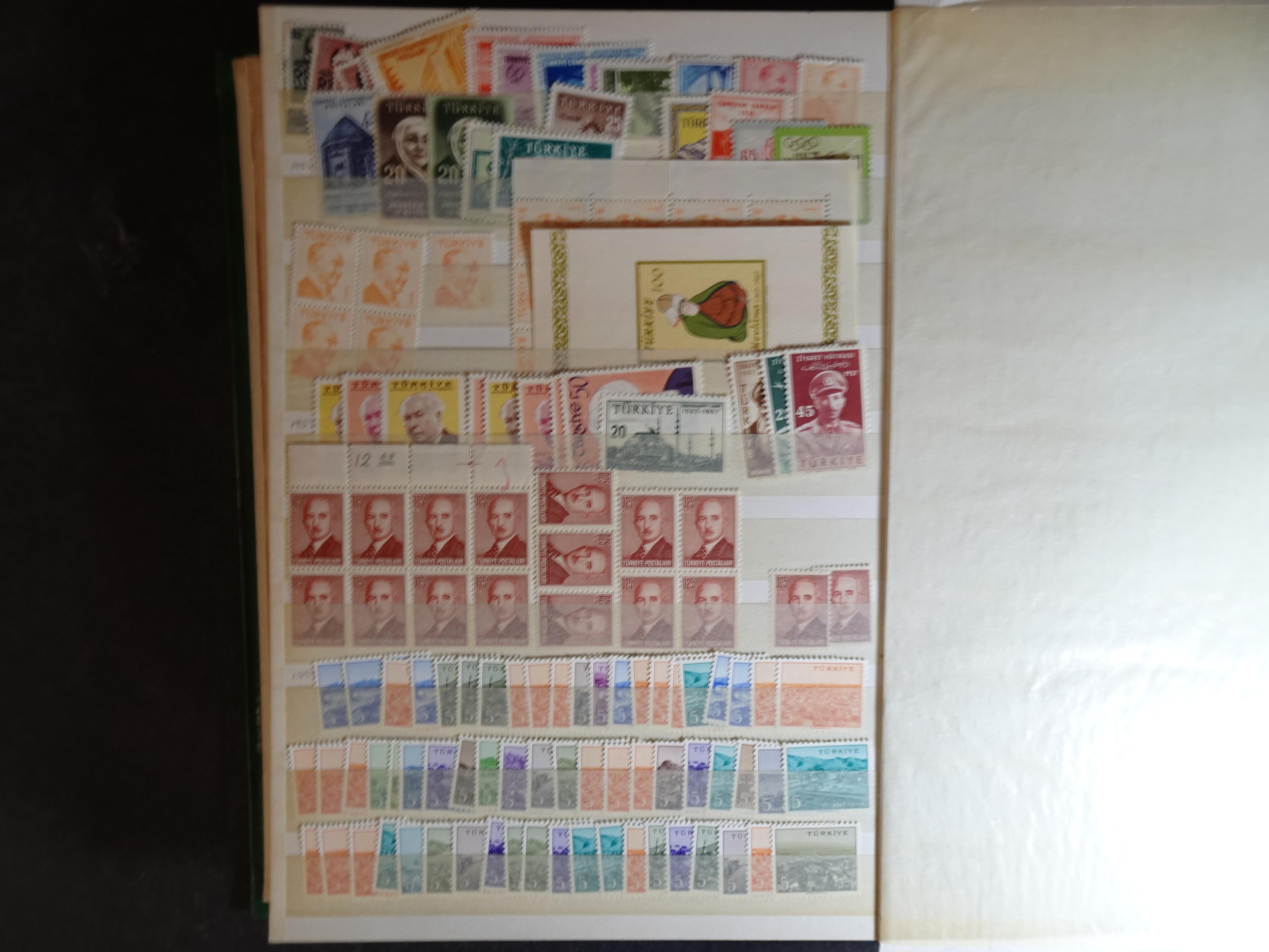 Mooie uitzoek partij met veel beter materiaal. Hoge cat waarde. 8