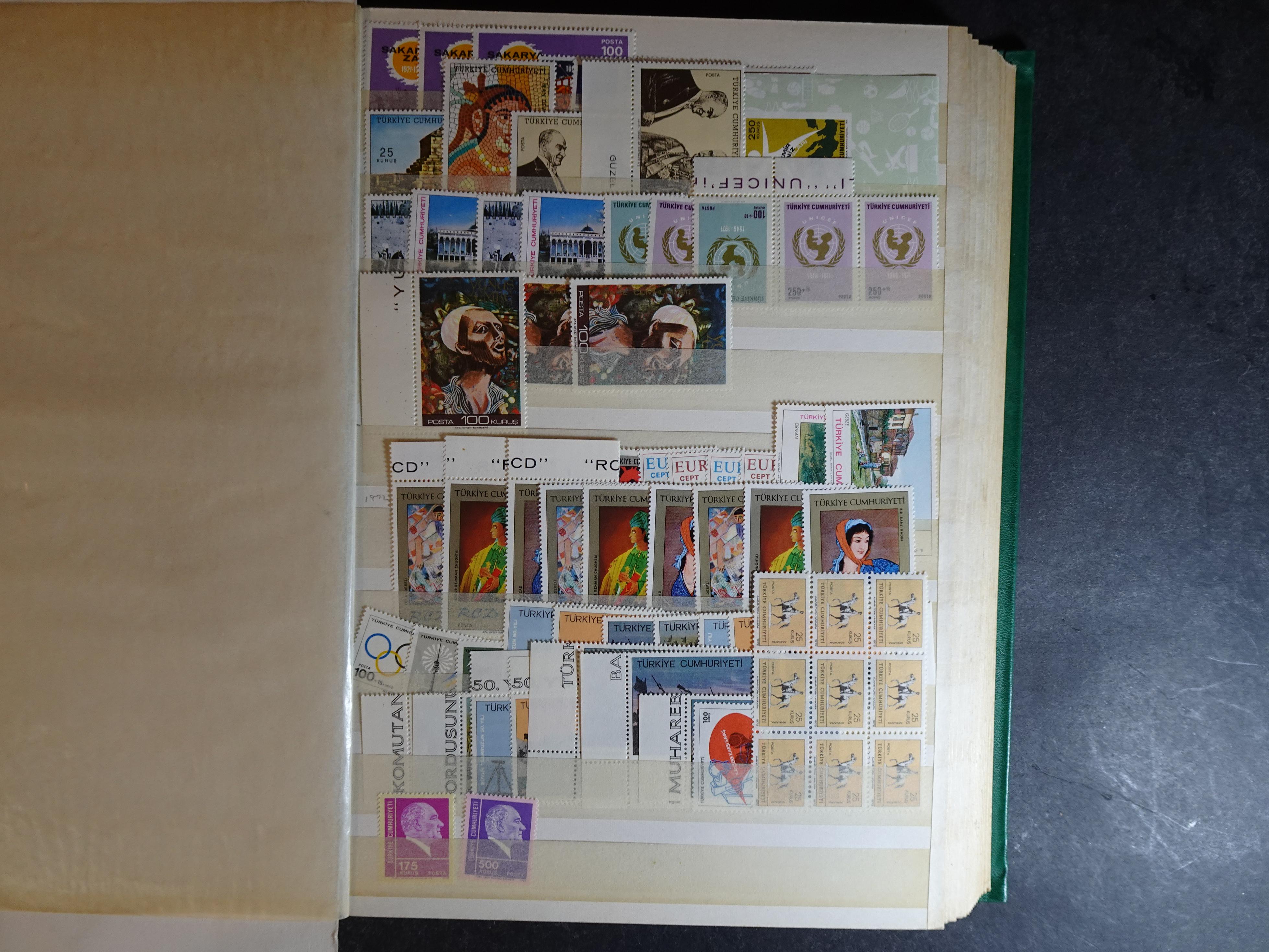 Mooie uitzoek partij met veel beter materiaal. Hoge cat waarde. 15