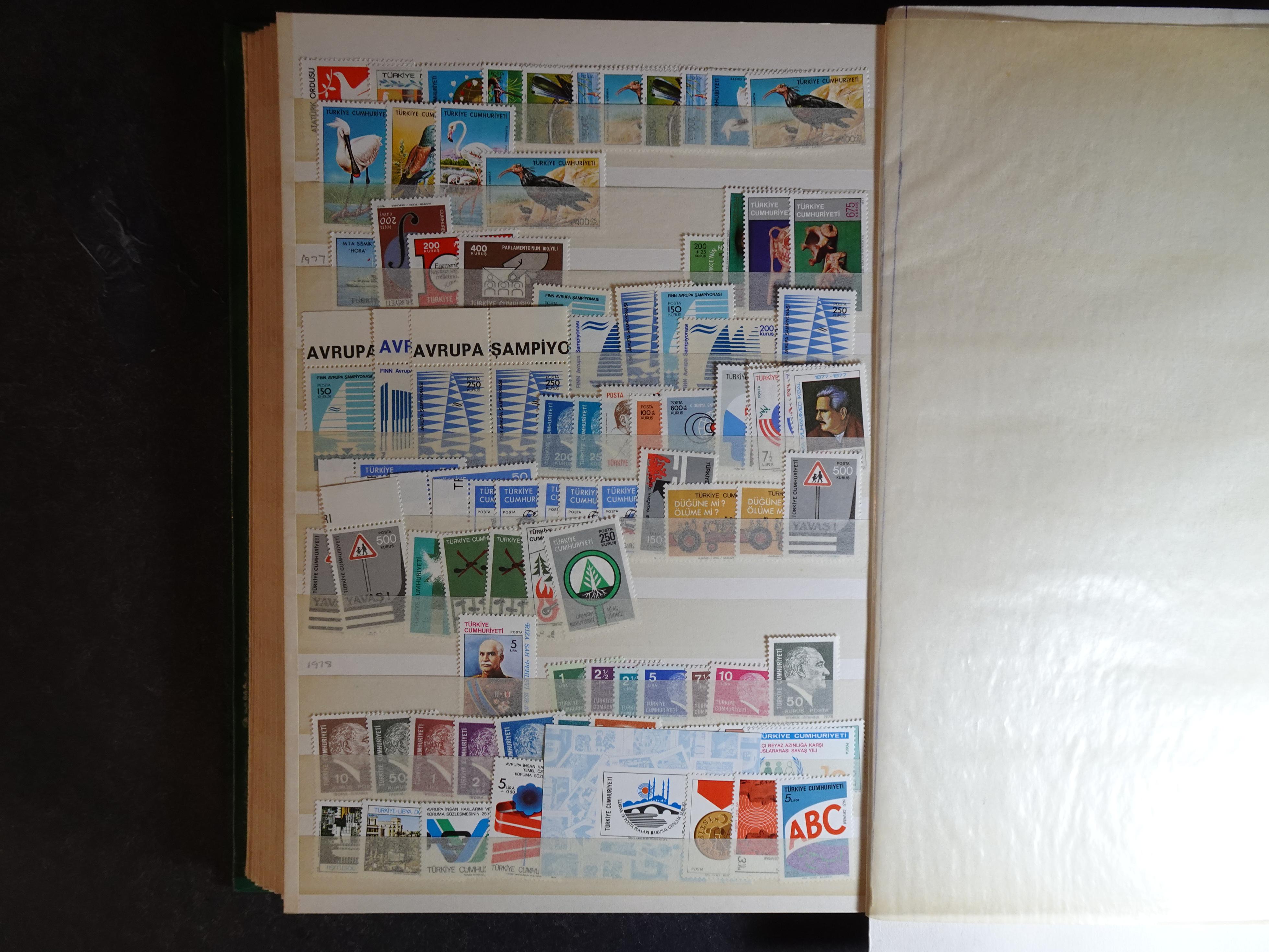 Mooie uitzoek partij met veel beter materiaal. Hoge cat waarde. 18