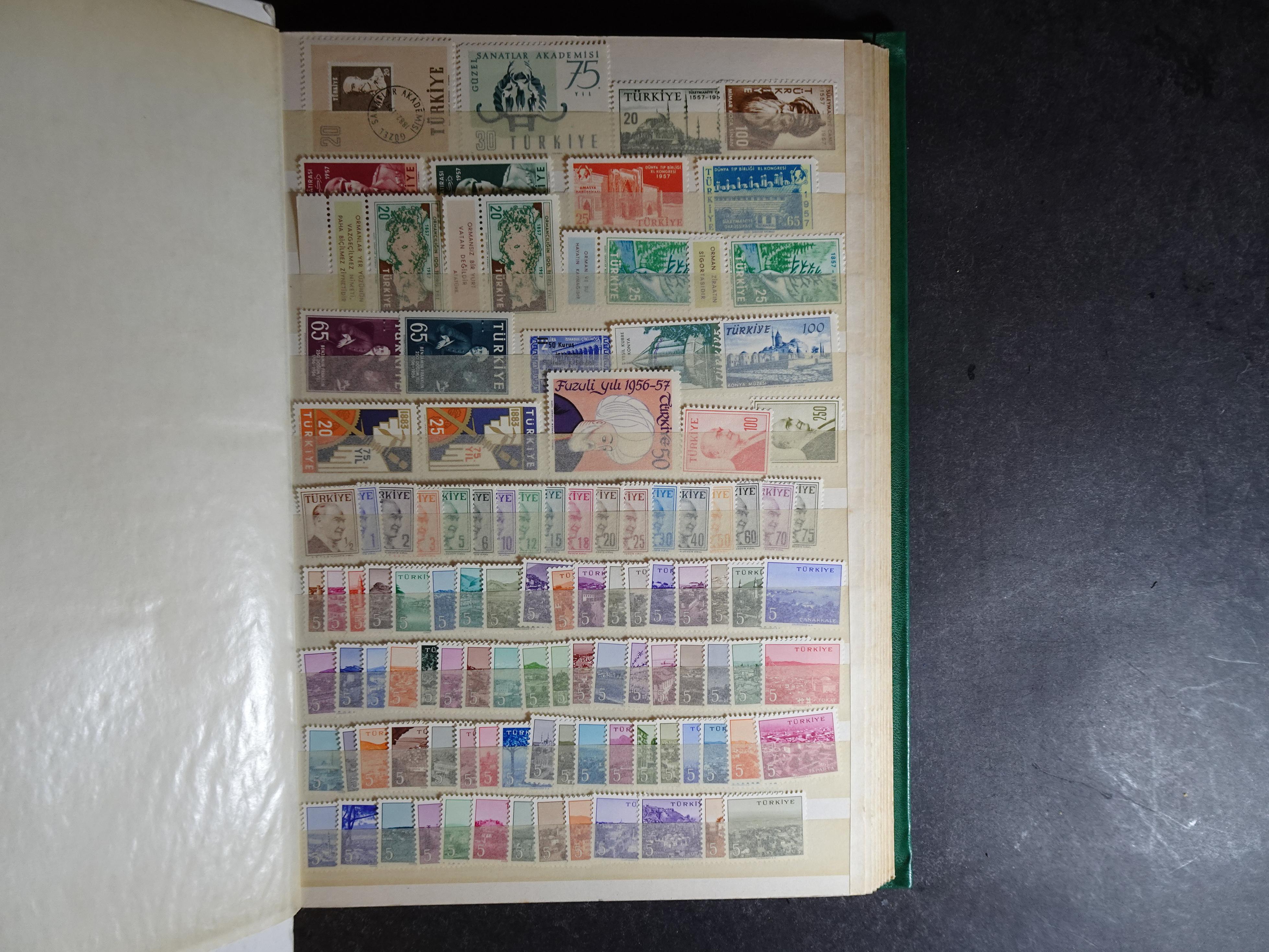 Mooie uitzoek partij met veel beter materiaal. Hoge cat waarde. 33