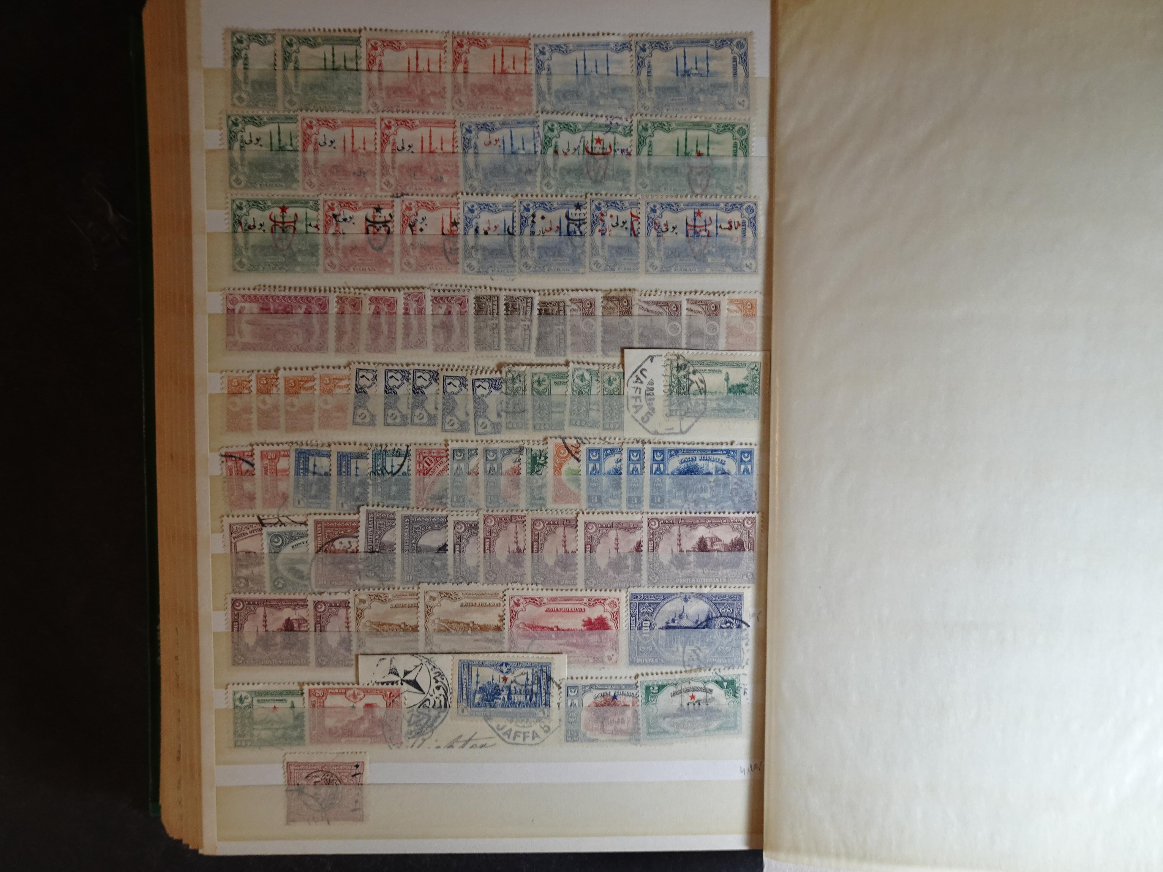 Mooie uitzoek partij met veel beter materiaal. Hoge cat waarde. 46