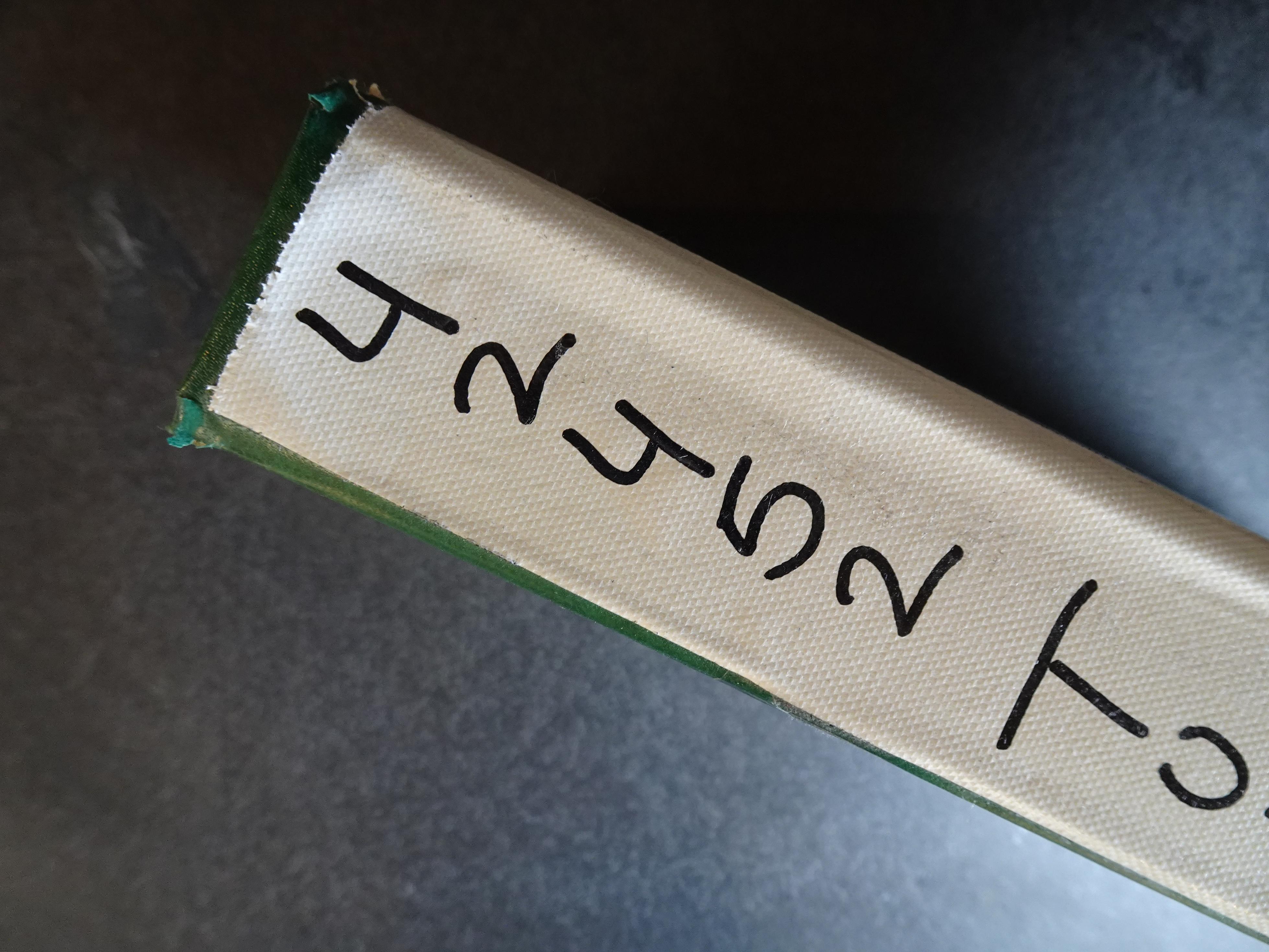 Mooie uitzoek partij met veel beter materiaal. Hoge cat waarde. 49