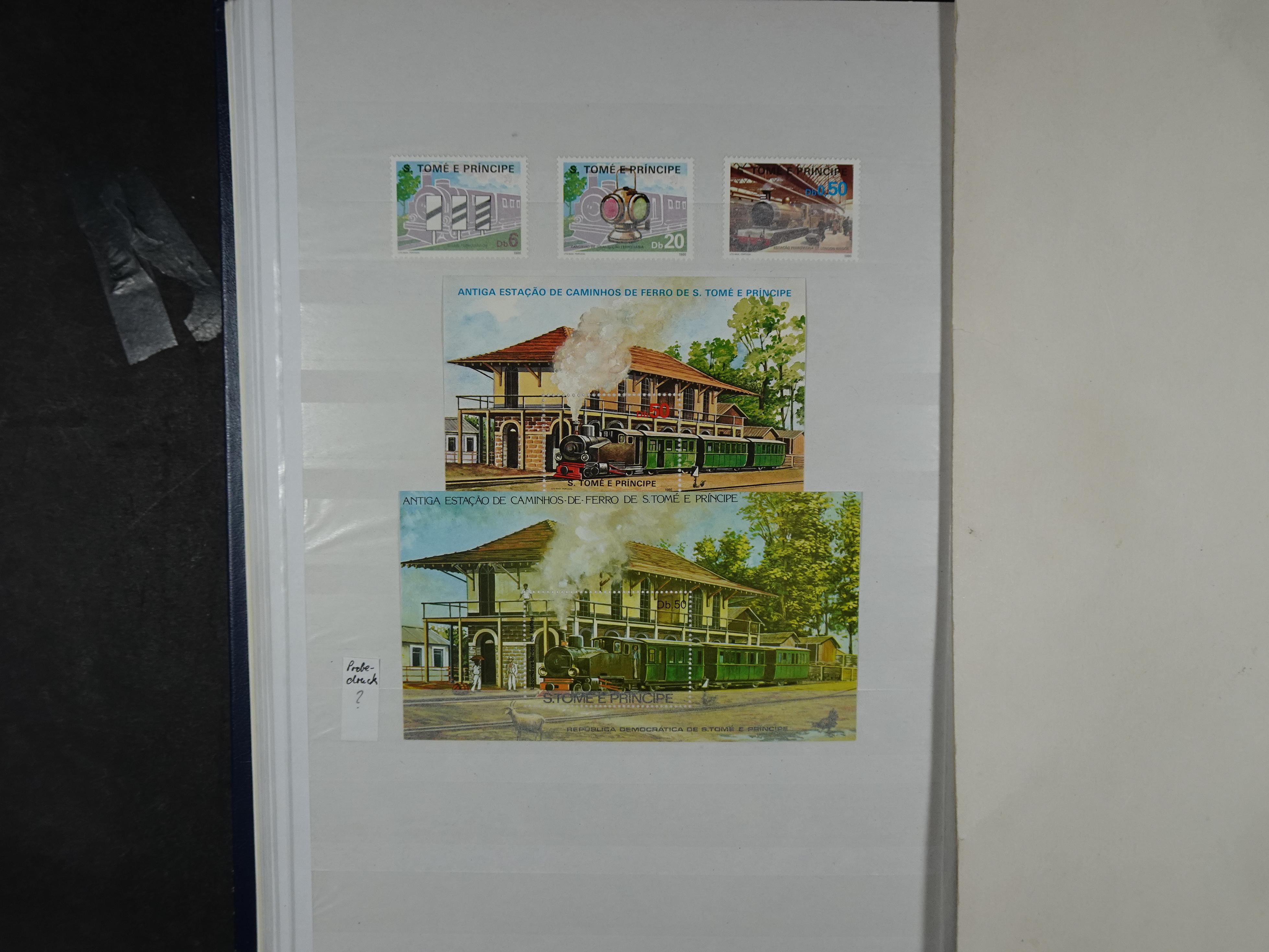 Prachtige en zeer uitgebreide collectie letters S en T waarbij veel ongetand, opdrukken. Hoge cat waarde. 12