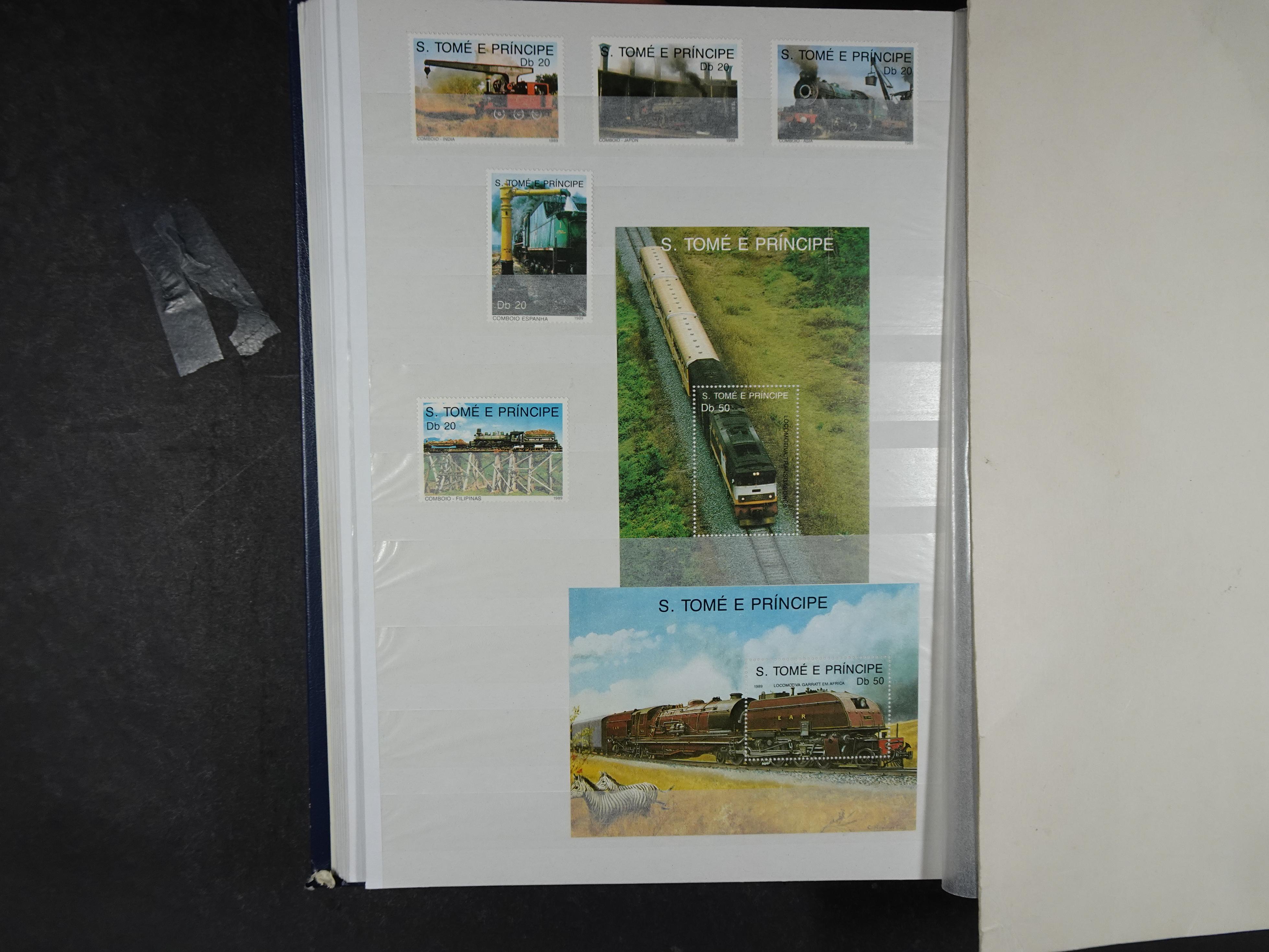 Prachtige en zeer uitgebreide collectie letters S en T waarbij veel ongetand, opdrukken. Hoge cat waarde. 18