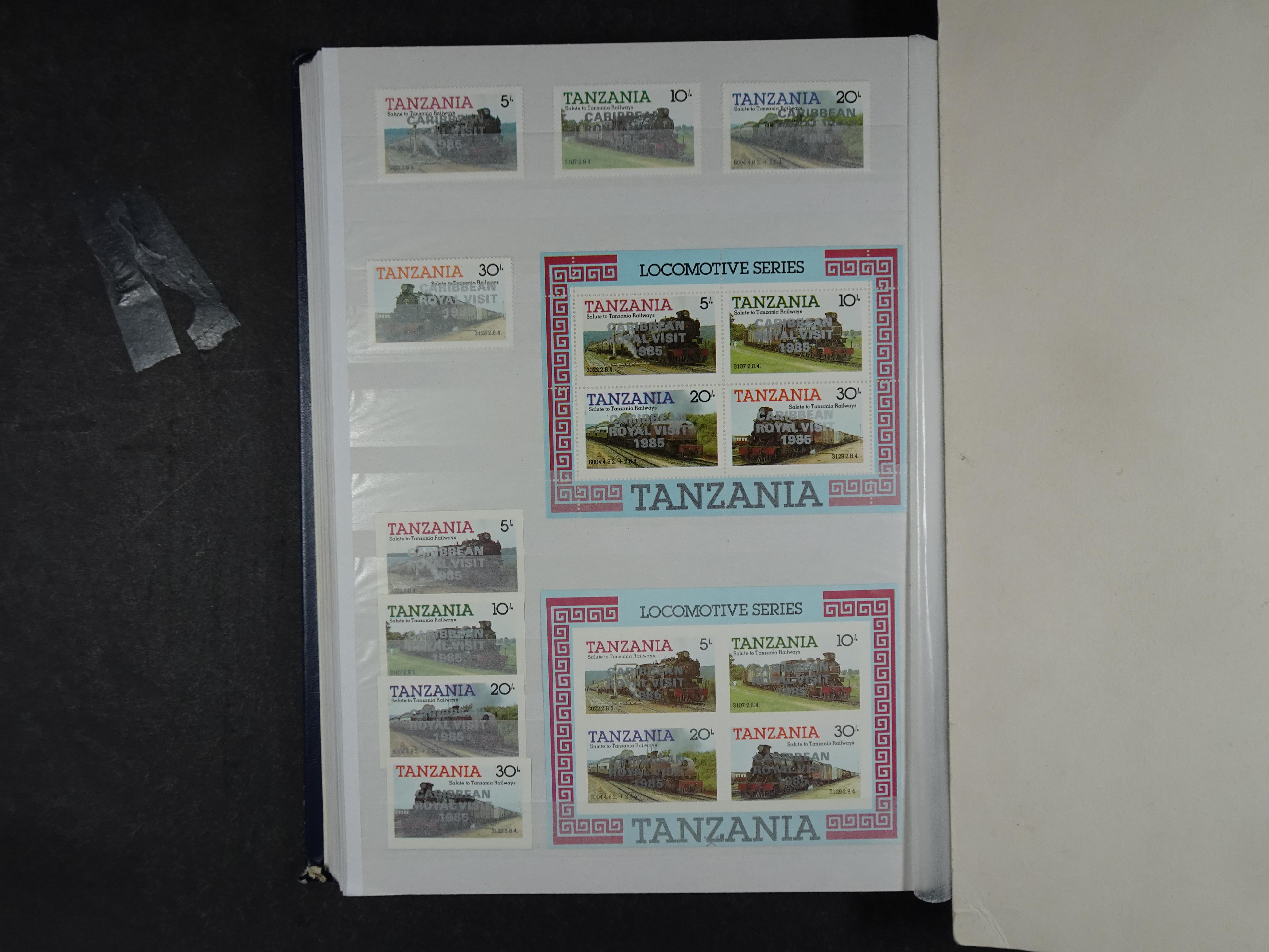 Prachtige en zeer uitgebreide collectie letters S en T waarbij veel ongetand, opdrukken. Hoge cat waarde. 38