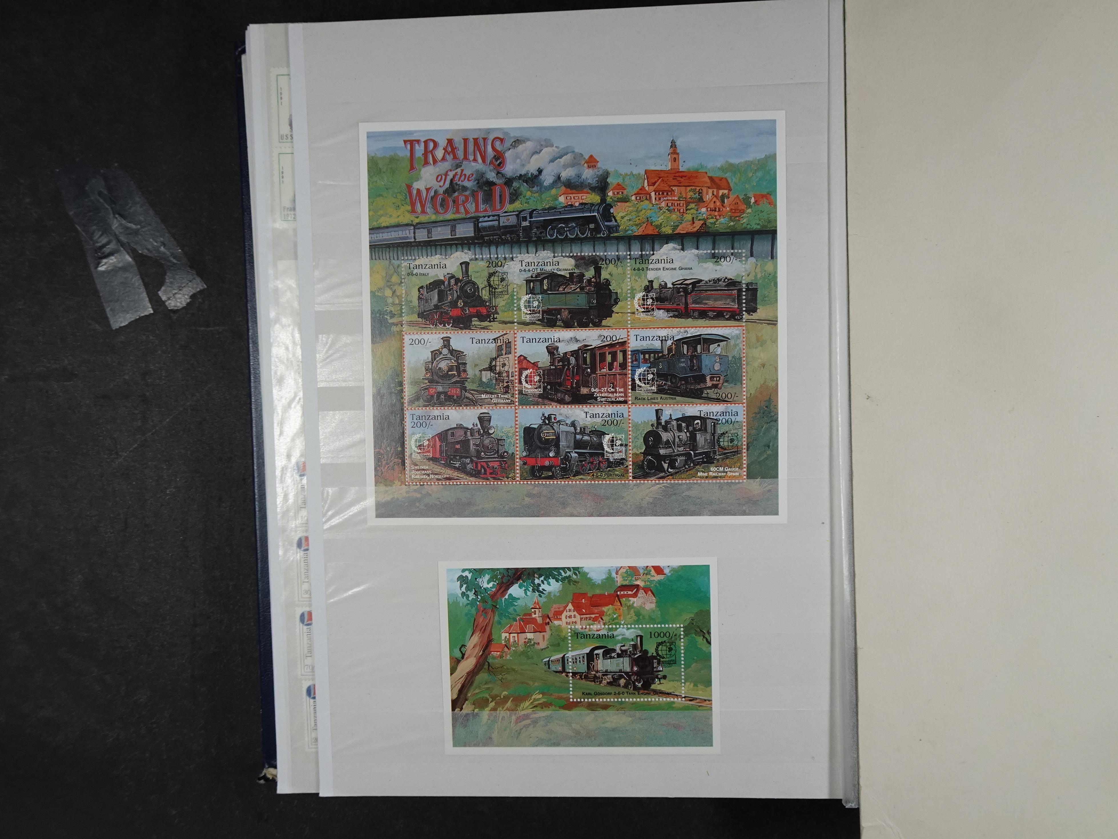 Prachtige en zeer uitgebreide collectie letters S en T waarbij veel ongetand, opdrukken. Hoge cat waarde. 52