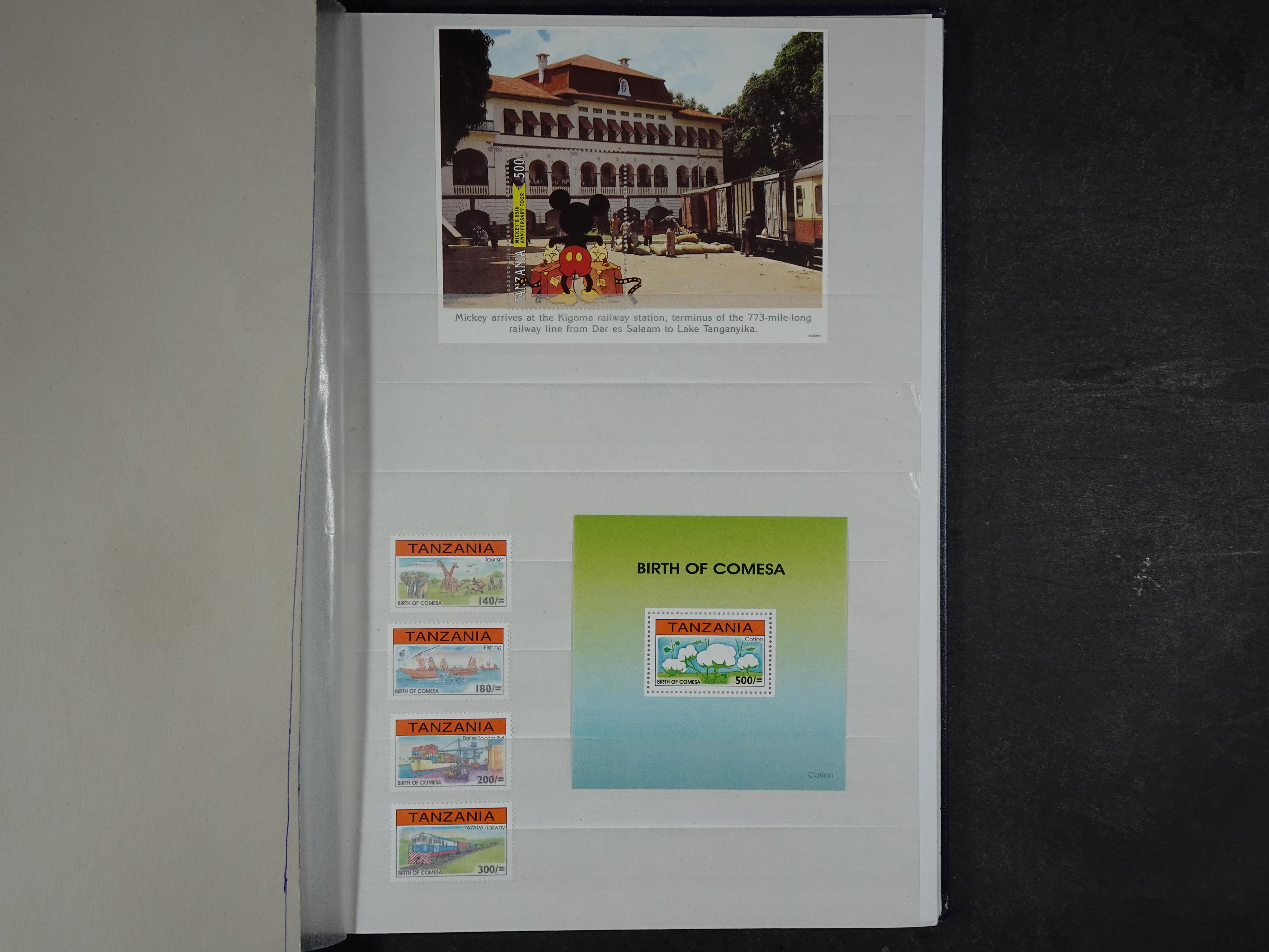 Prachtige en zeer uitgebreide collectie letters S en T waarbij veel ongetand, opdrukken. Hoge cat waarde. 53