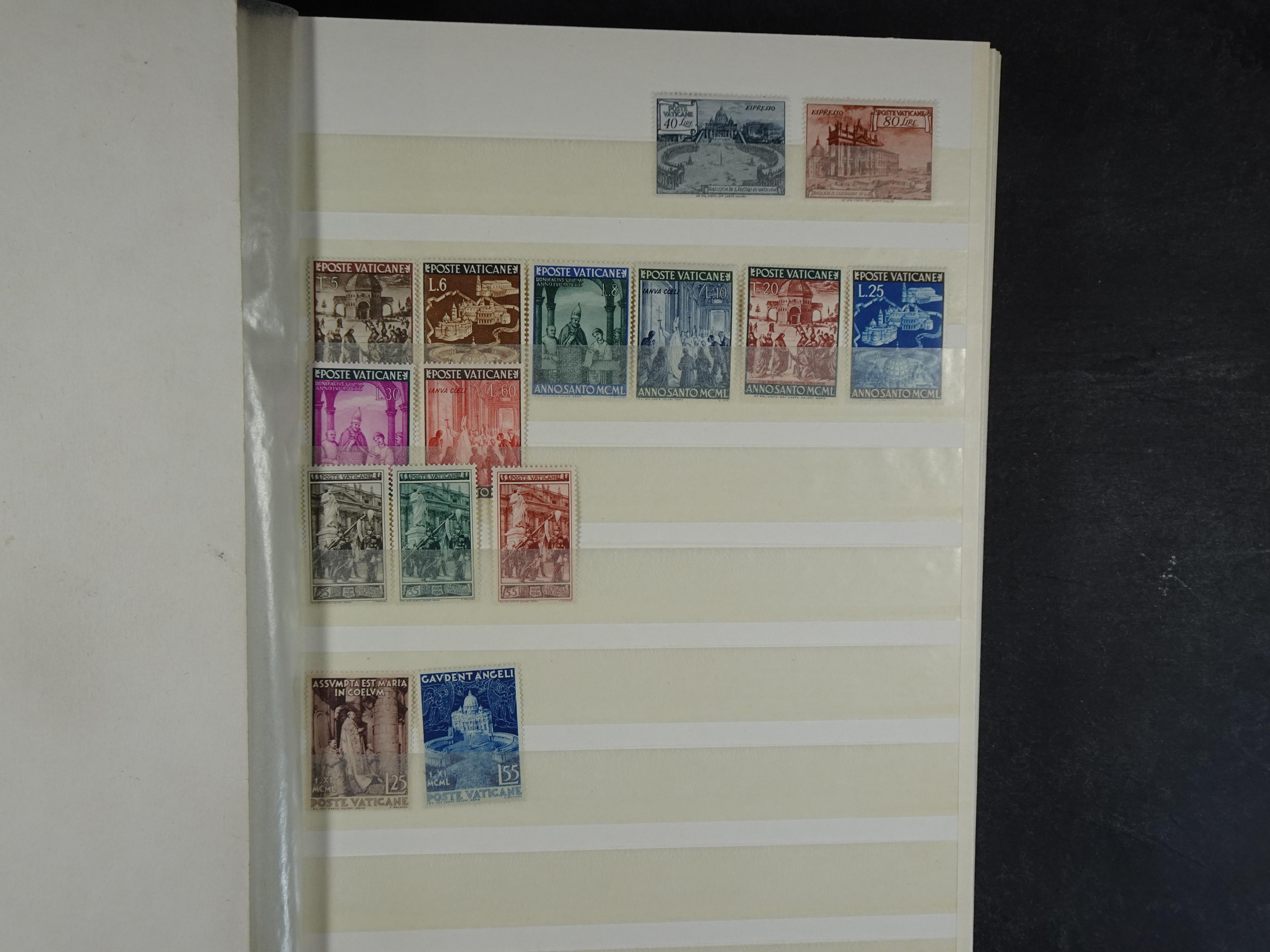 Verzameling incl. blokken in dik groot formaat insteekalbum. 5