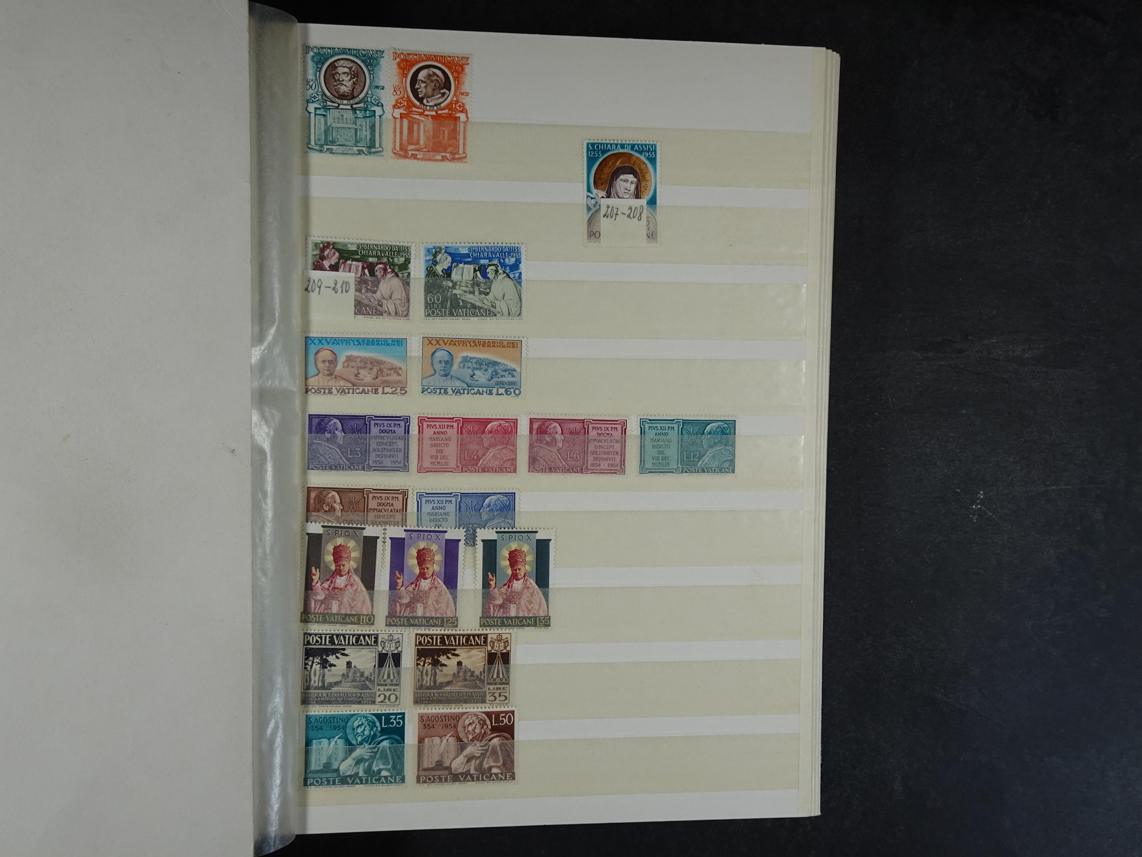 Verzameling incl. blokken in dik groot formaat insteekalbum. 7