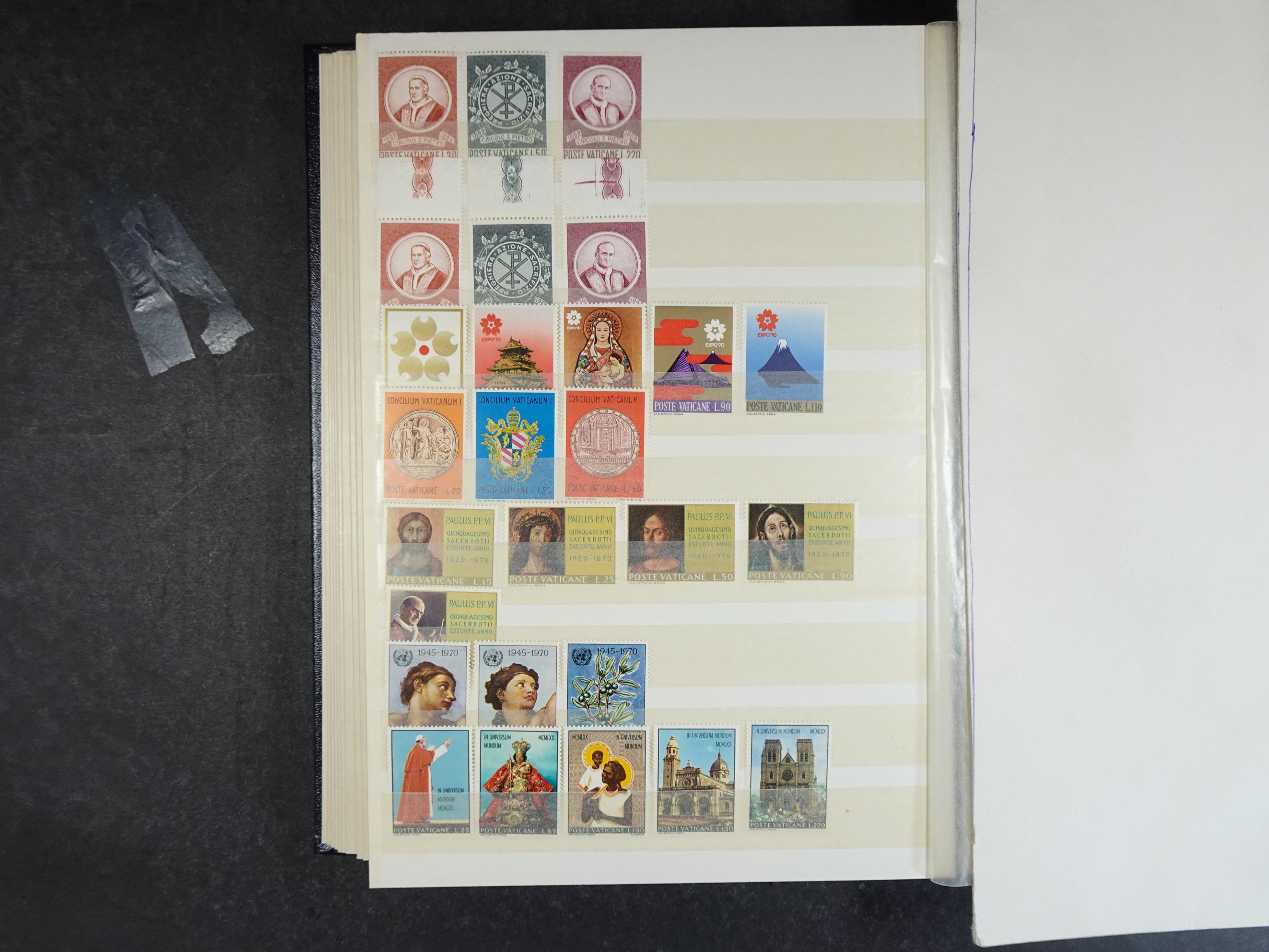 Verzameling incl. blokken in dik groot formaat insteekalbum. 20