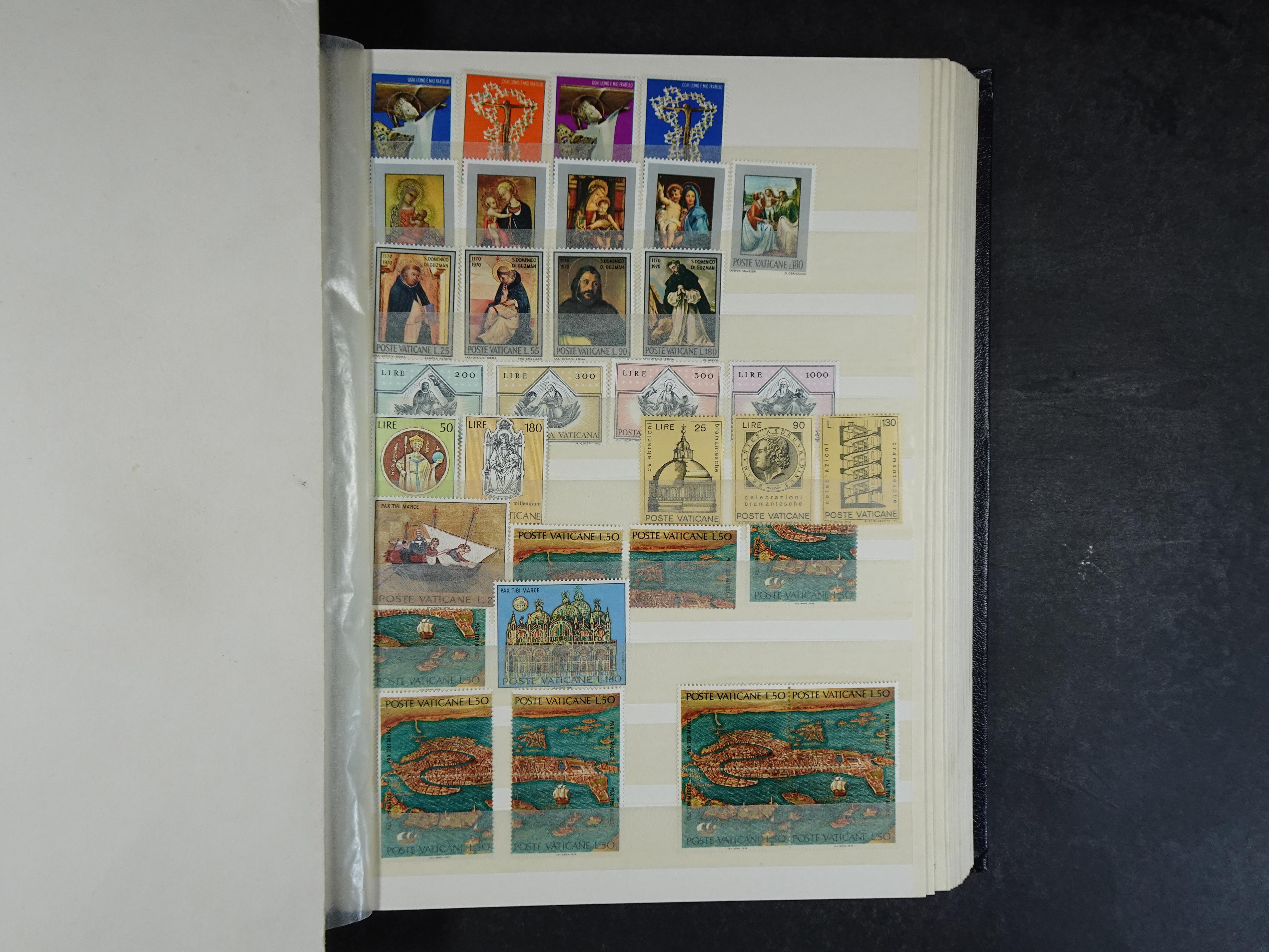 Verzameling incl. blokken in dik groot formaat insteekalbum. 21