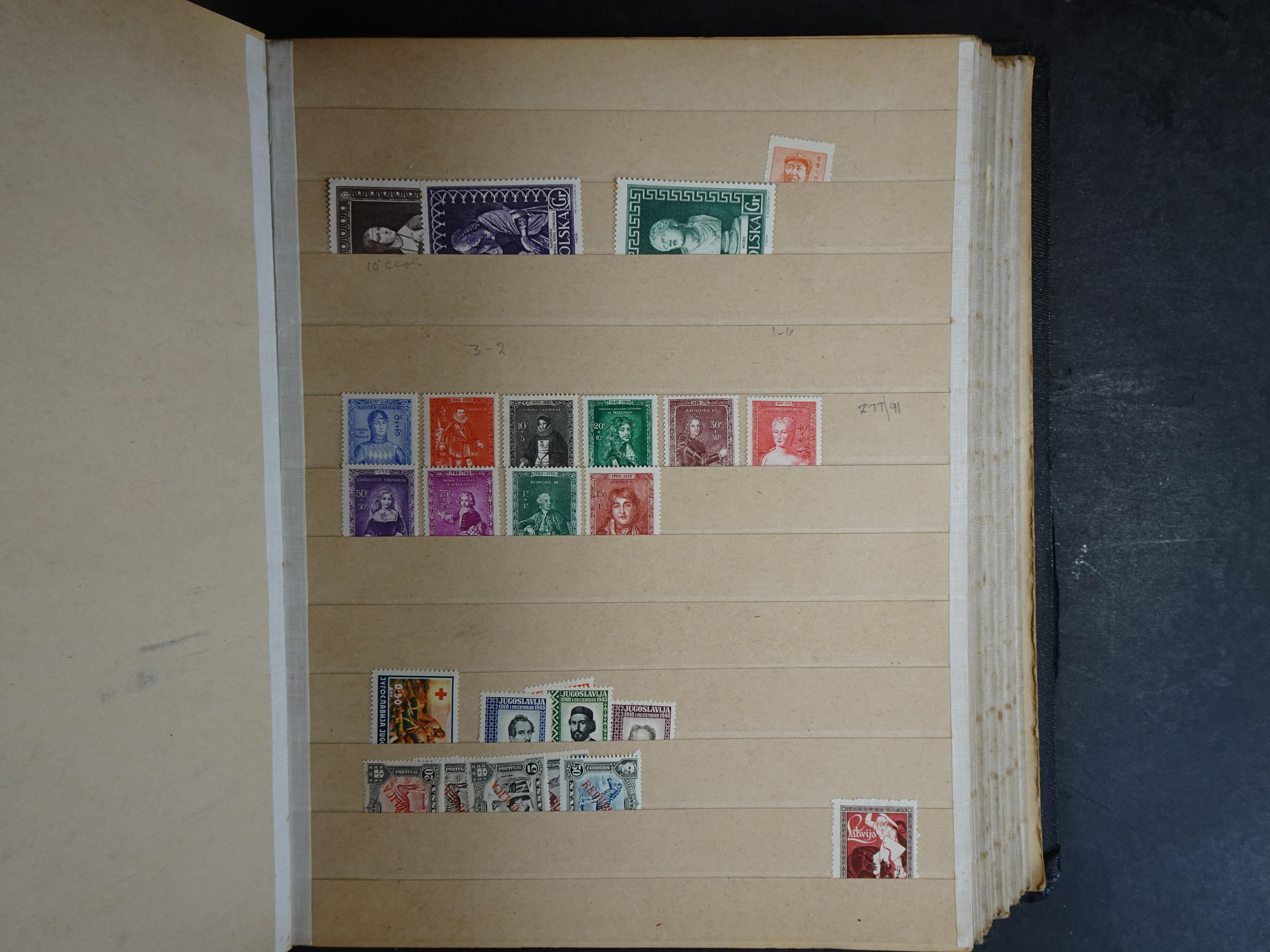 Wat rommelige partij in dik boek.
Bevat onder andere wat Azië, Europa, Engelse Koloniën, etc. 18