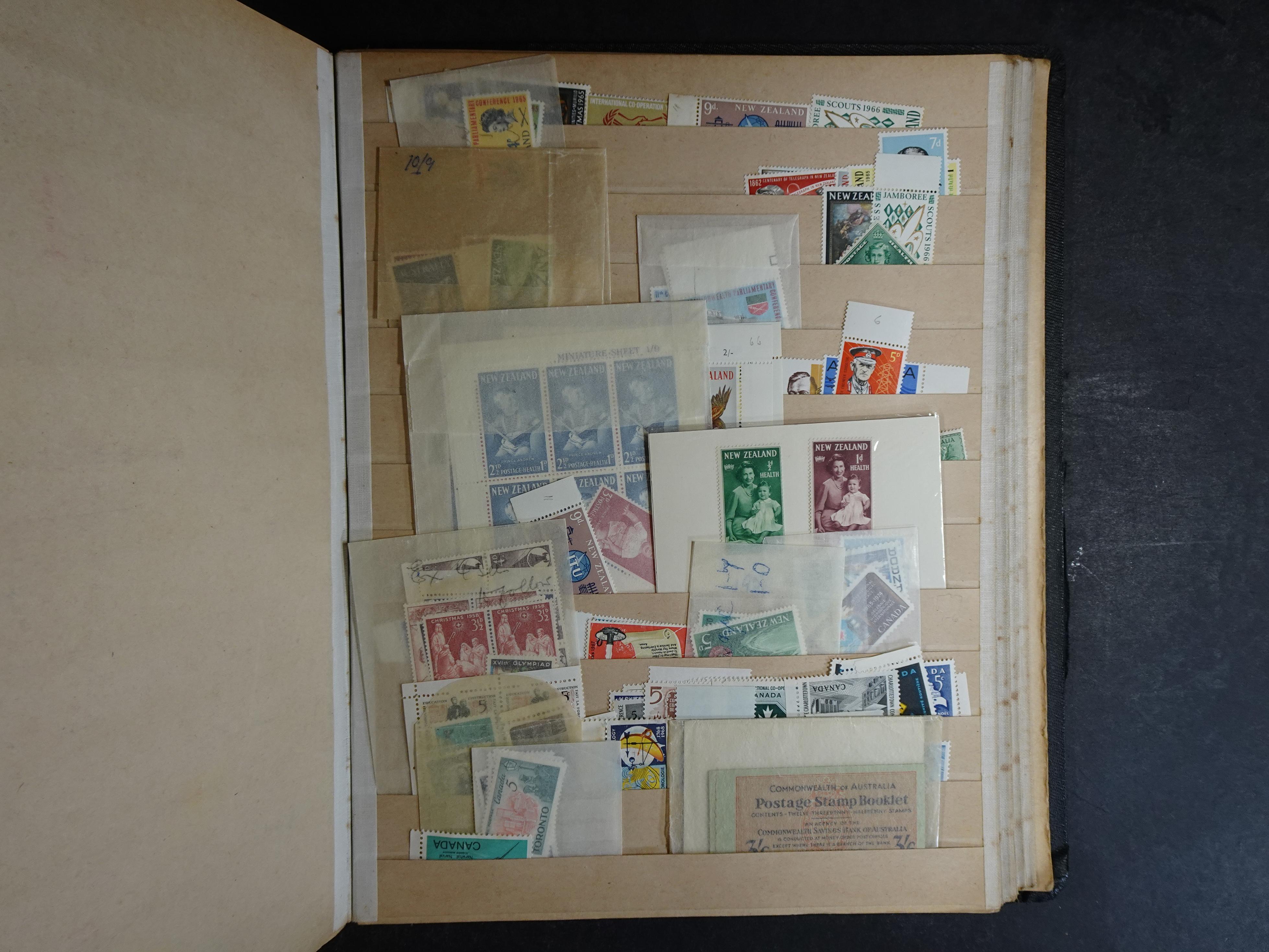 Wat rommelige partij in dik boek.
Bevat onder andere wat Azië, Europa, Engelse Koloniën, etc. 29