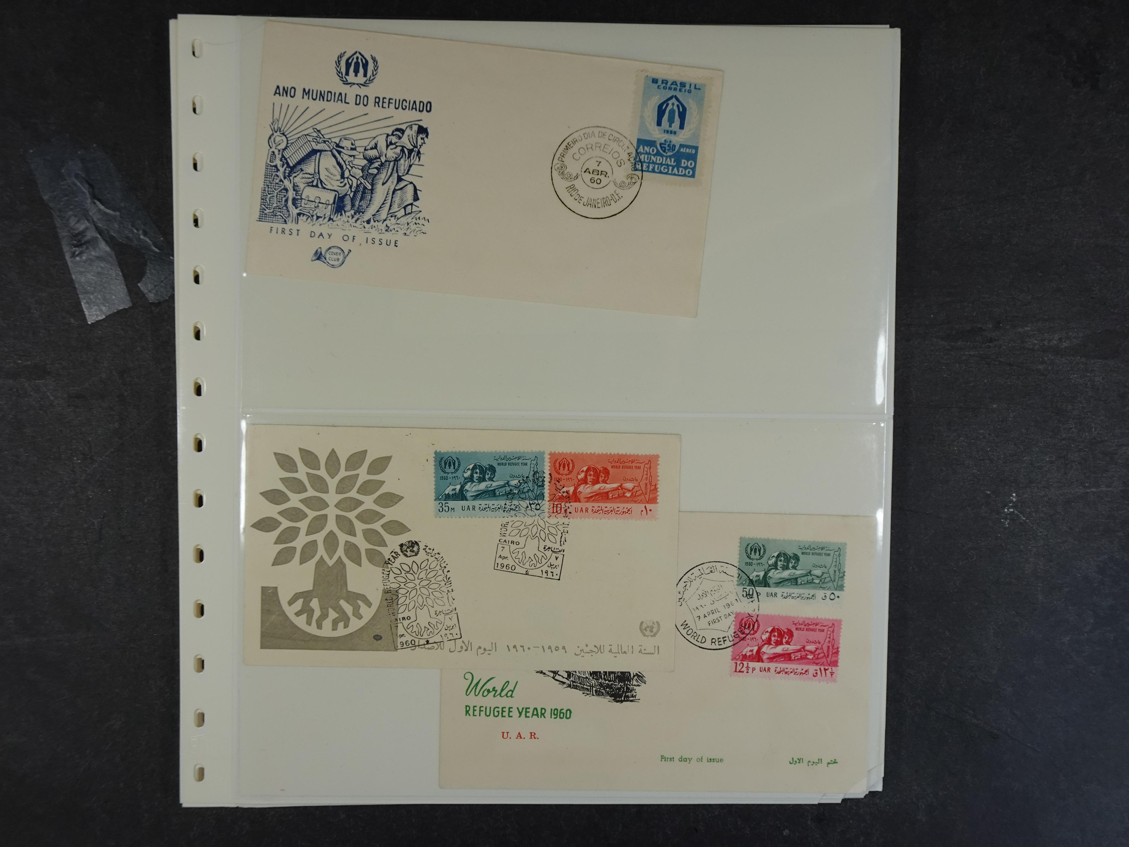 Rommelige verzameling op insteekbladen. 5