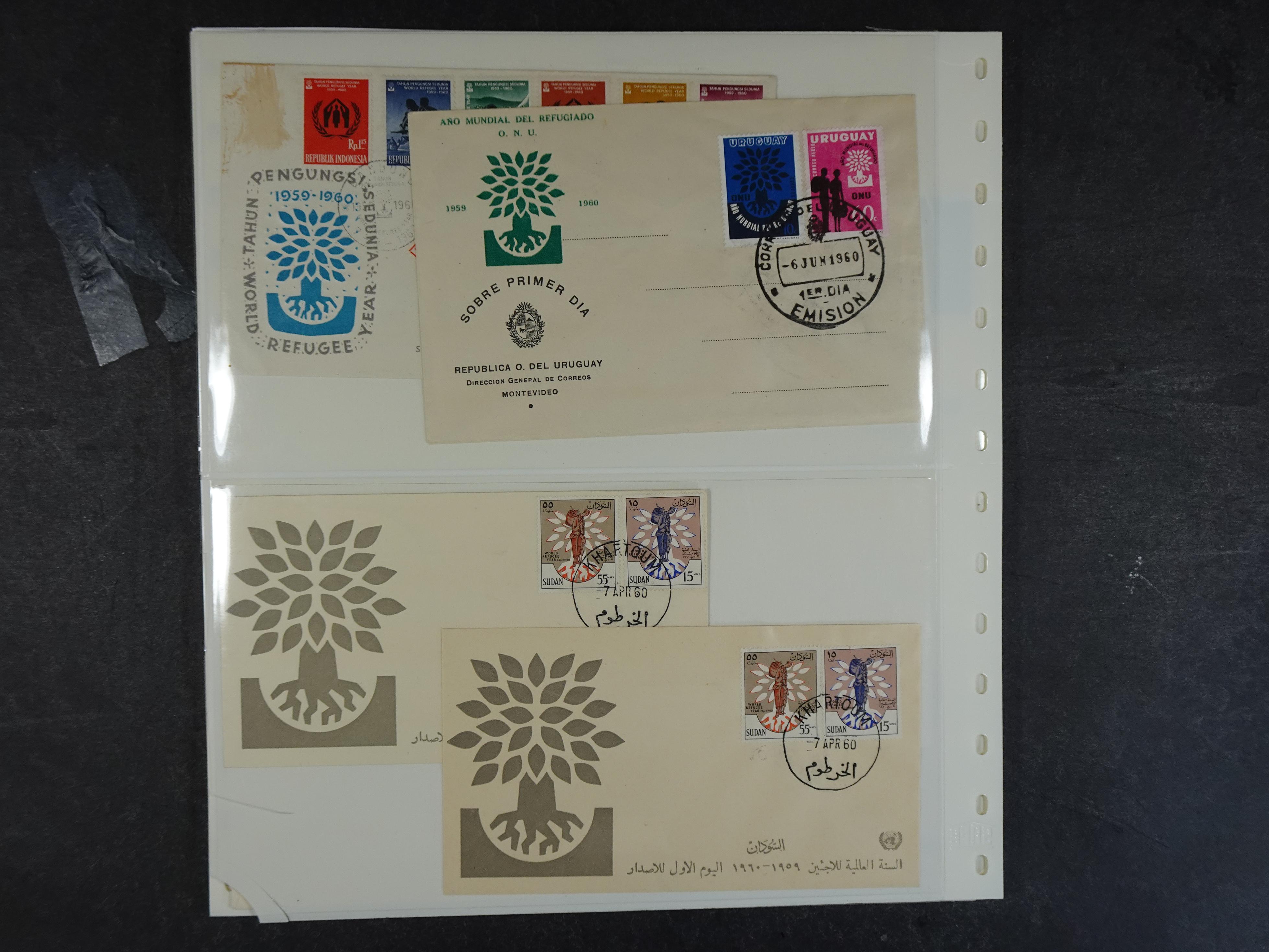 Rommelige verzameling op insteekbladen. 6