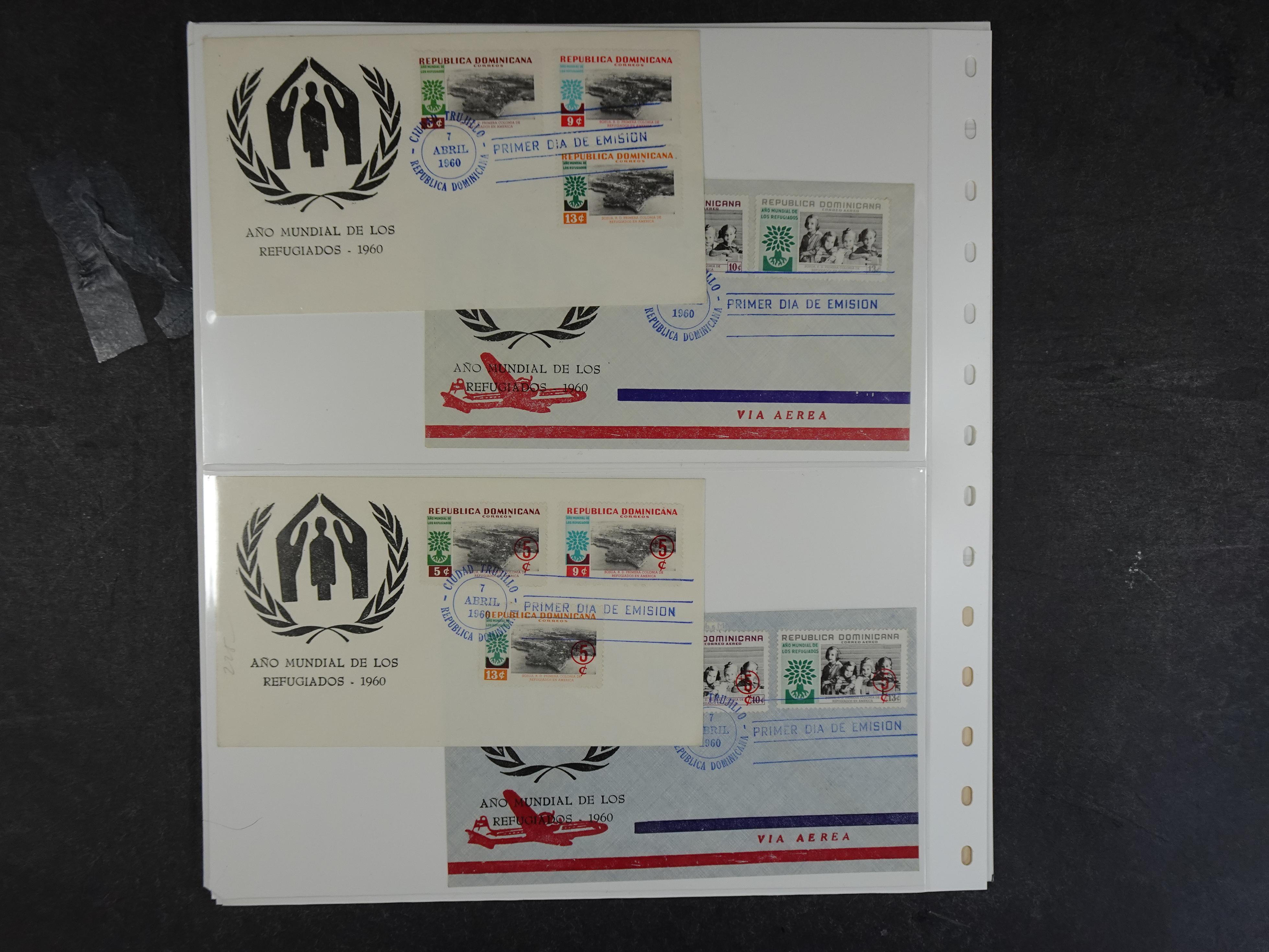 Rommelige verzameling op insteekbladen. 10