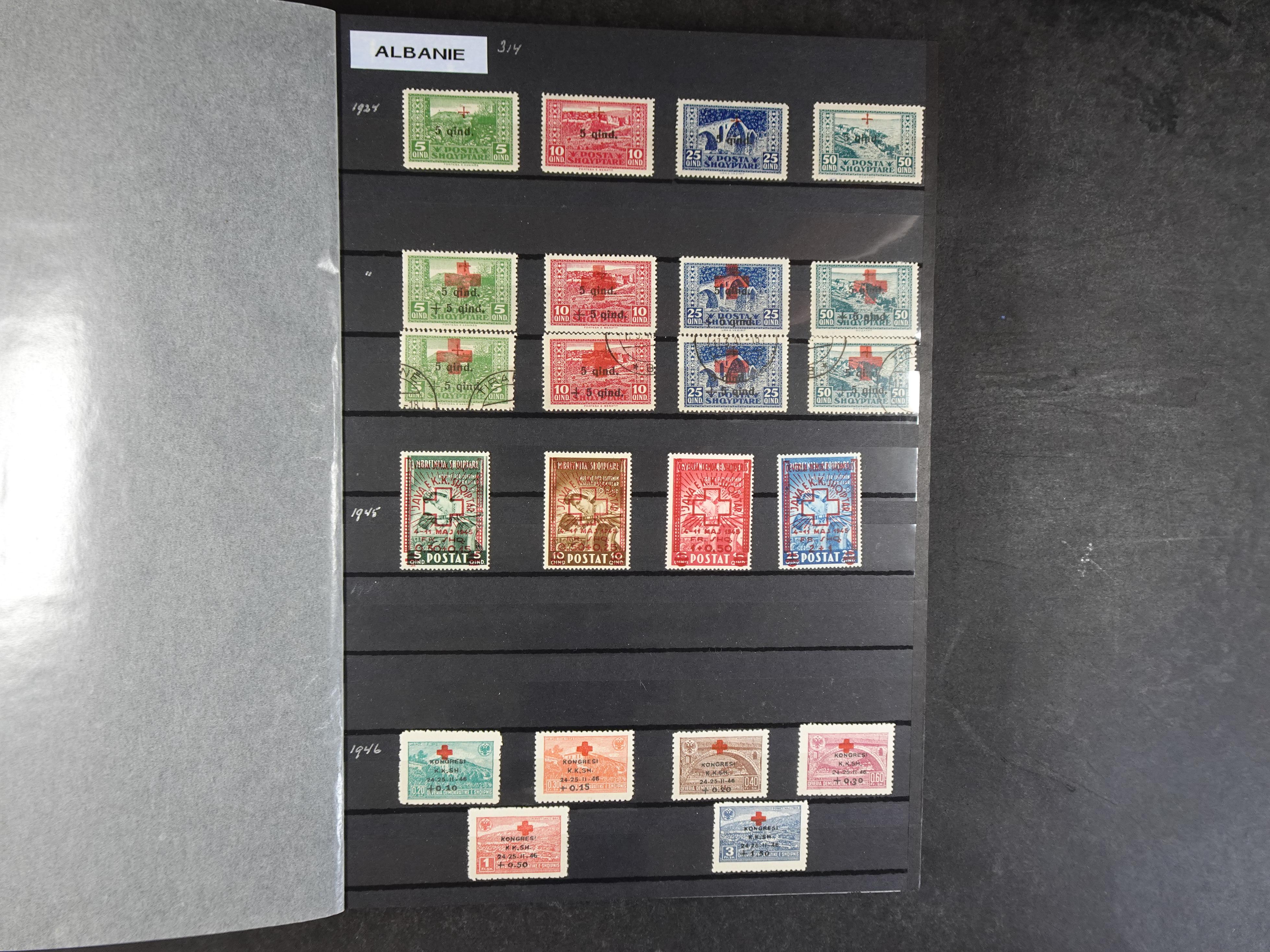 Mooie verzameling met beter materiaal onder andere Albanië, België, Frankrijk, Monaco, etc.
Veelal dubbel aanwezig.
Flinke cat. waarde.