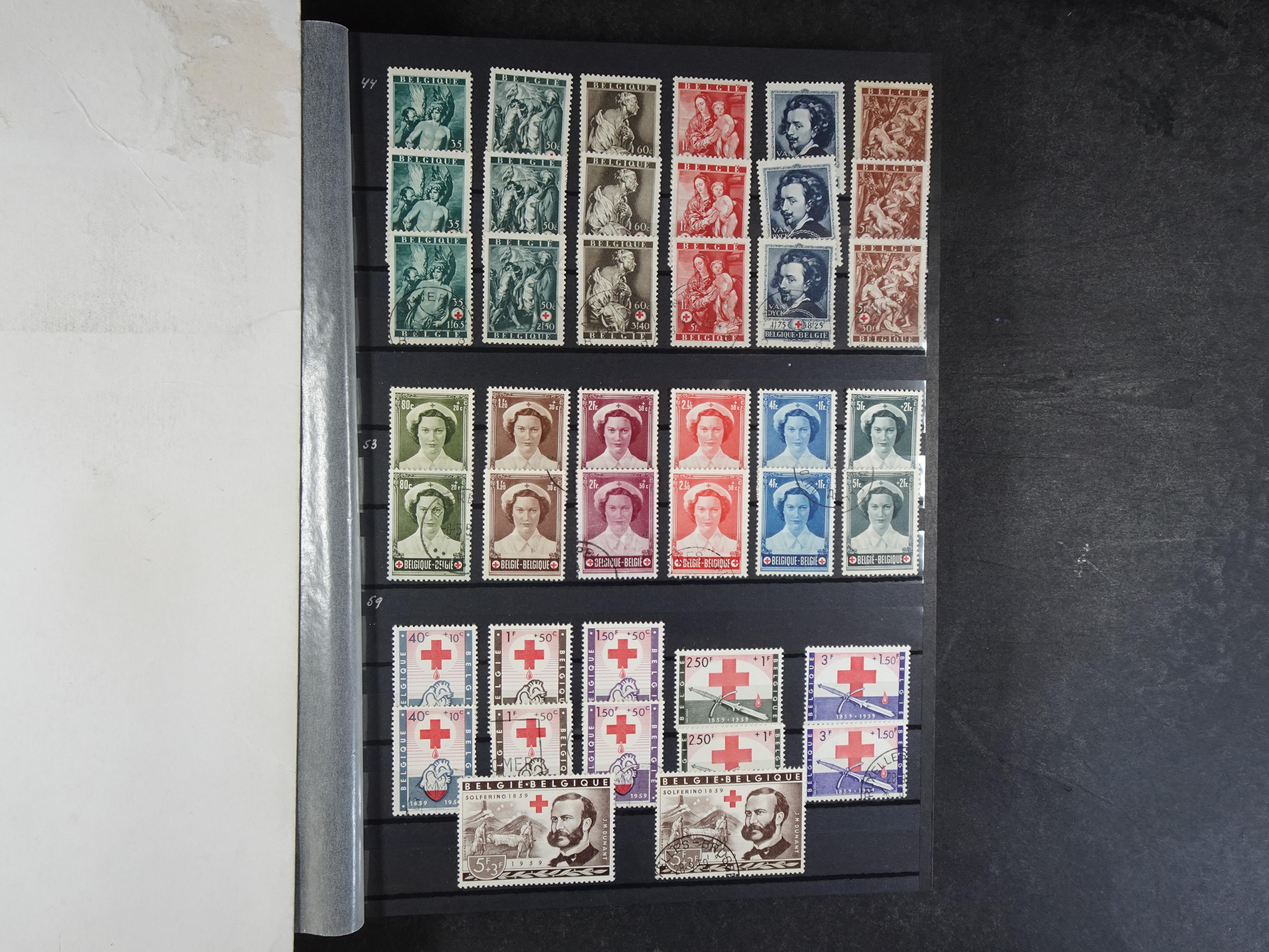 Mooie verzameling met beter materiaal onder andere Albanië, België, Frankrijk, Monaco, etc.
Veelal dubbel aanwezig.
Flinke cat. waarde. 7