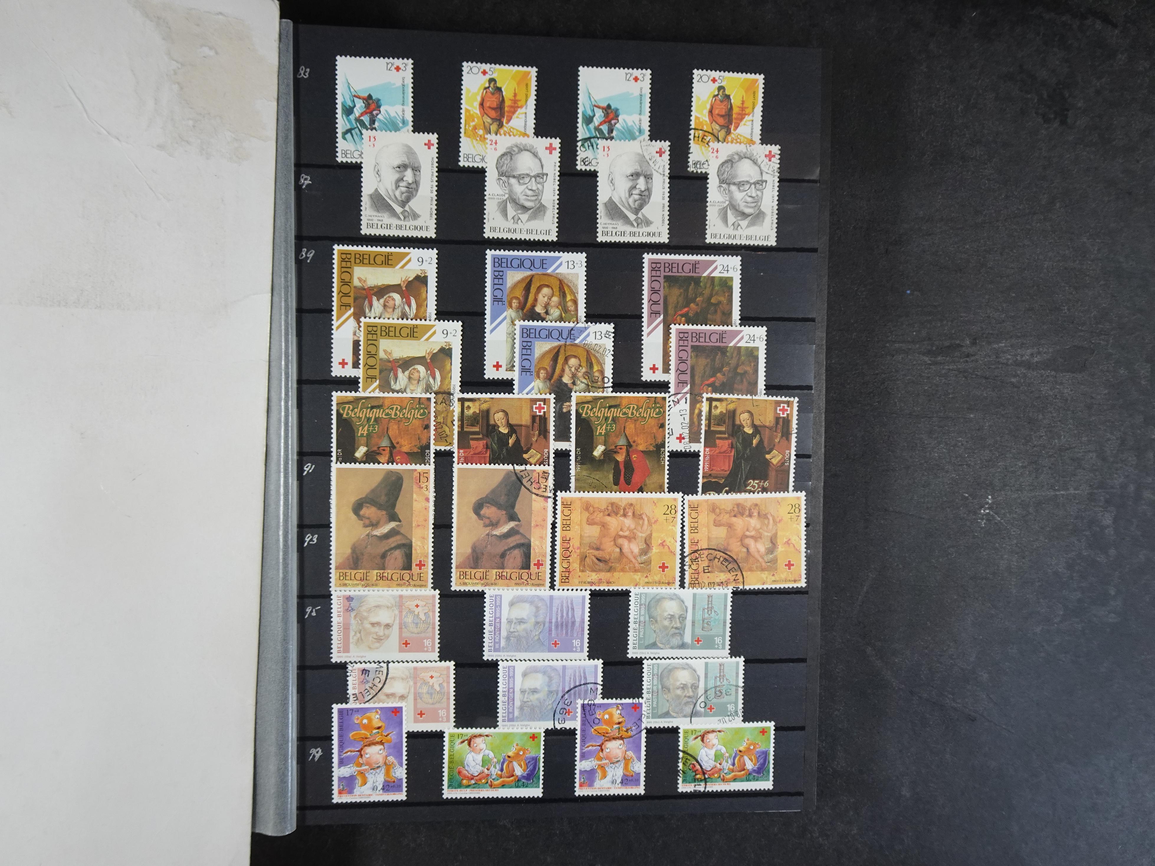 Mooie verzameling met beter materiaal onder andere Albanië, België, Frankrijk, Monaco, etc.
Veelal dubbel aanwezig.
Flinke cat. waarde. 9