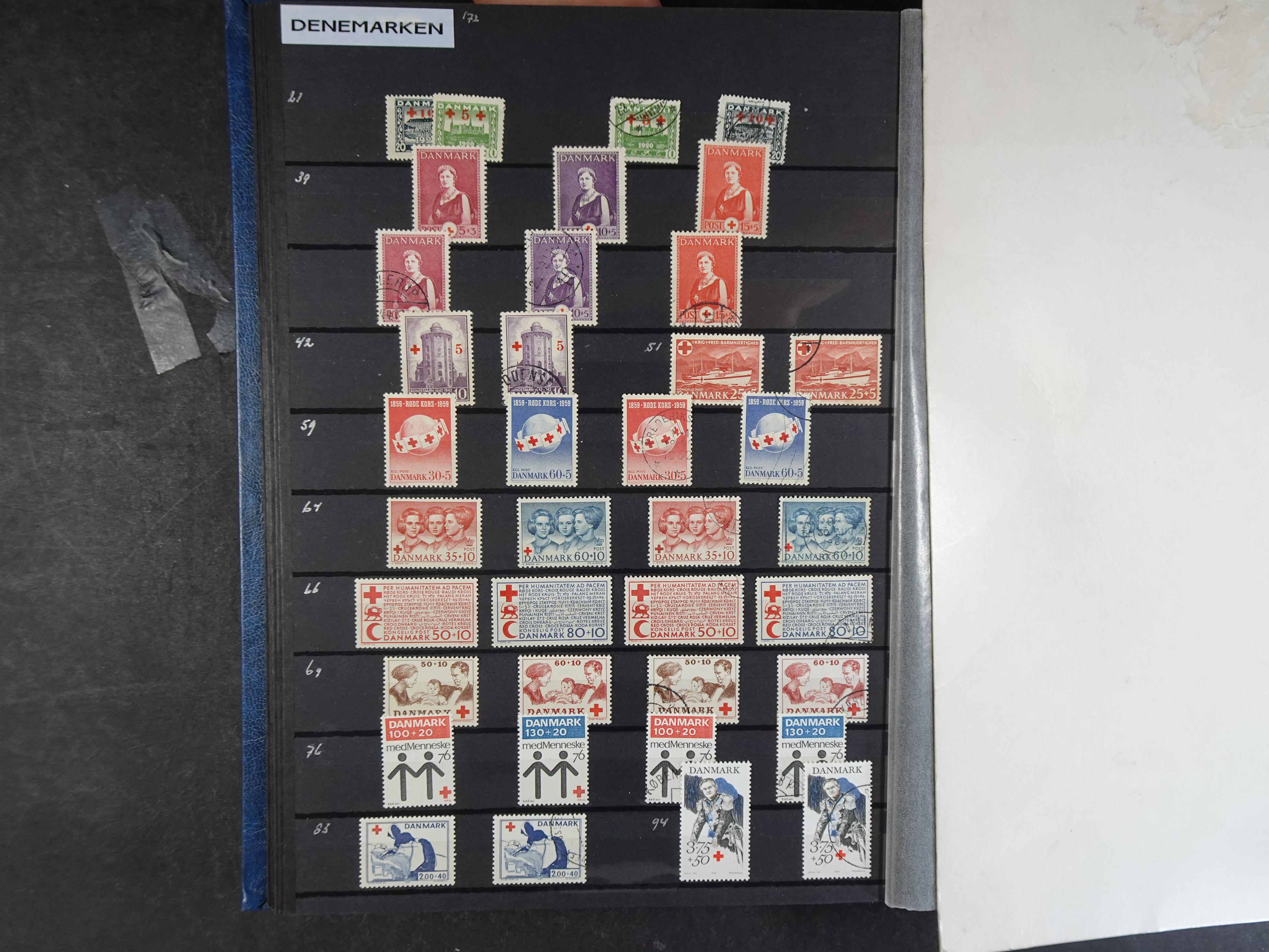 Mooie verzameling met beter materiaal onder andere Albanië, België, Frankrijk, Monaco, etc.
Veelal dubbel aanwezig.
Flinke cat. waarde. 12