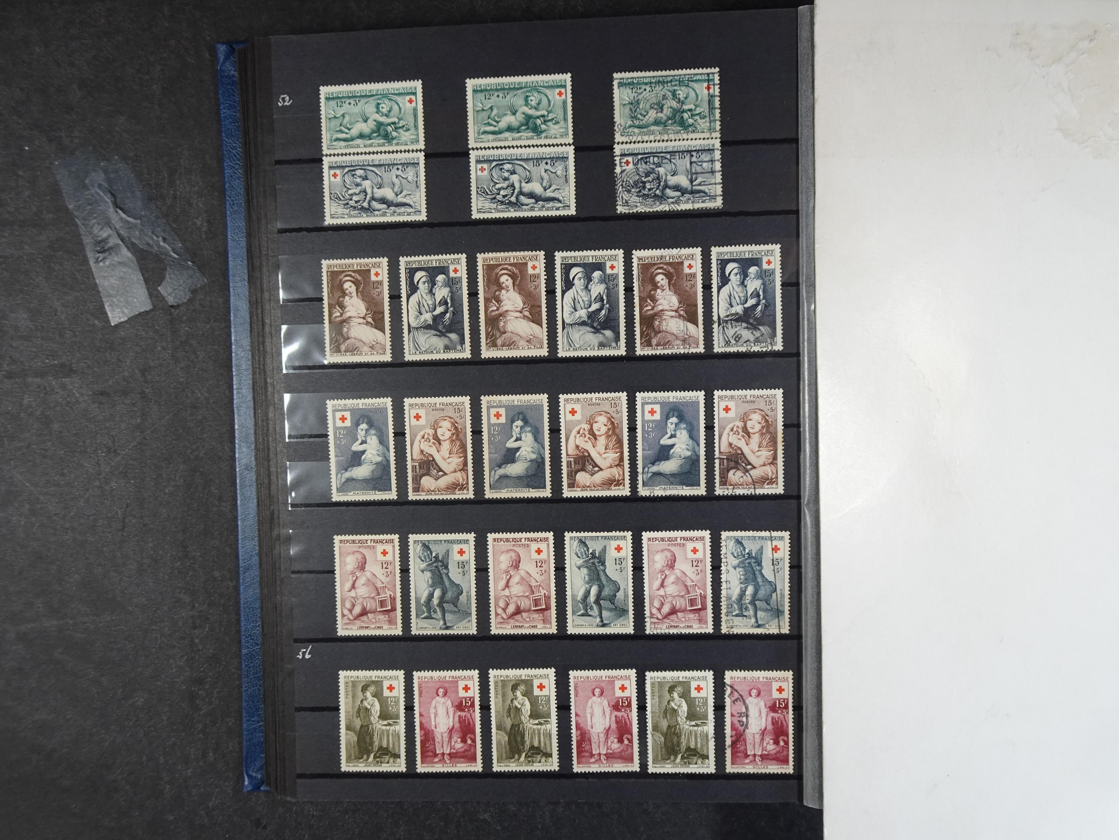 Mooie verzameling met beter materiaal onder andere Albanië, België, Frankrijk, Monaco, etc.
Veelal dubbel aanwezig.
Flinke cat. waarde. 28