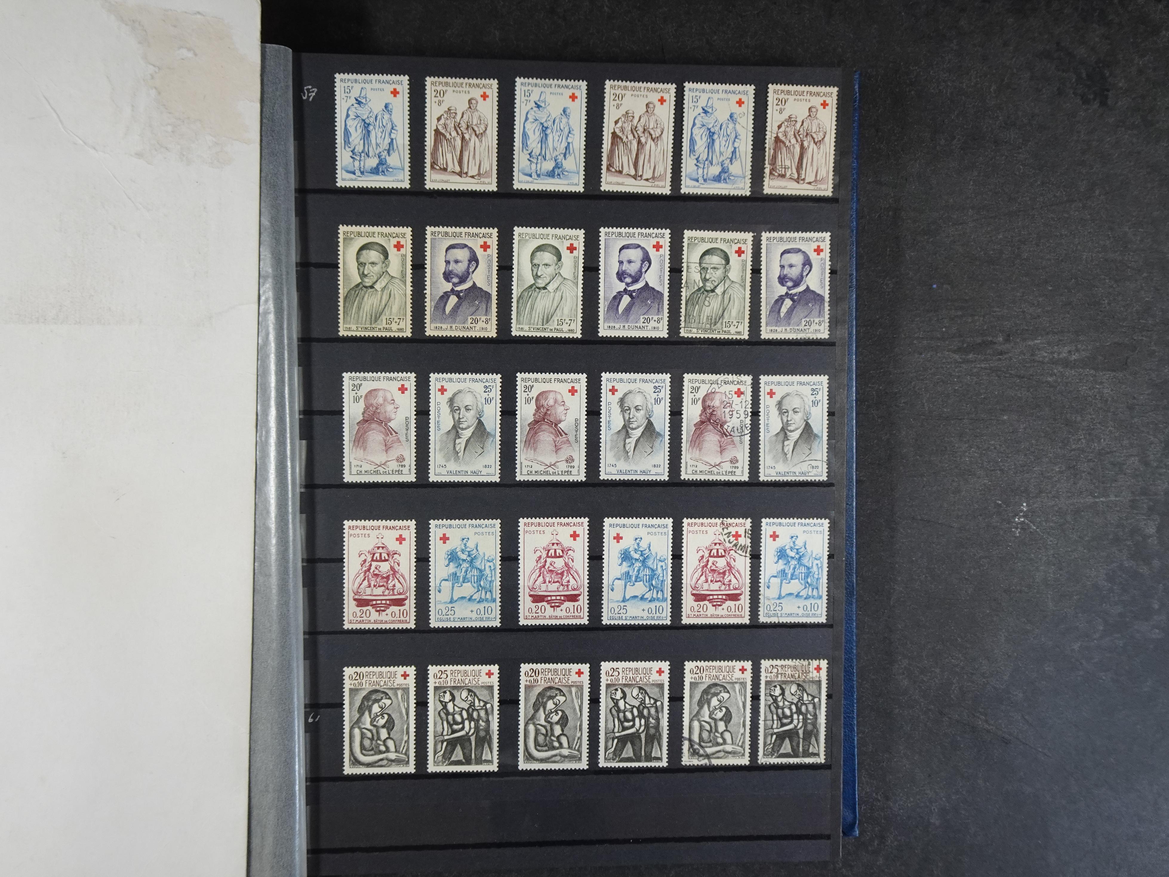 Mooie verzameling met beter materiaal onder andere Albanië, België, Frankrijk, Monaco, etc.
Veelal dubbel aanwezig.
Flinke cat. waarde. 29