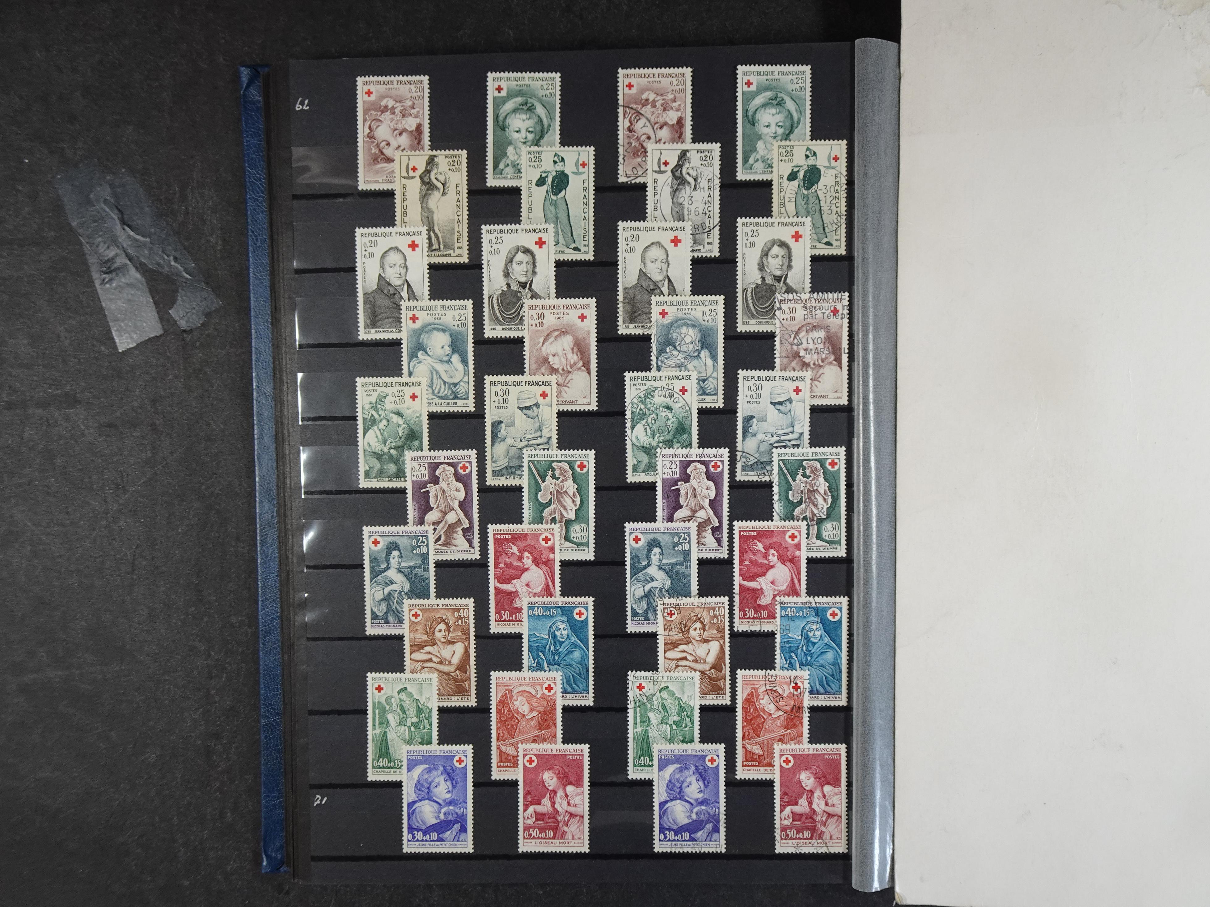 Mooie verzameling met beter materiaal onder andere Albanië, België, Frankrijk, Monaco, etc.
Veelal dubbel aanwezig.
Flinke cat. waarde. 30