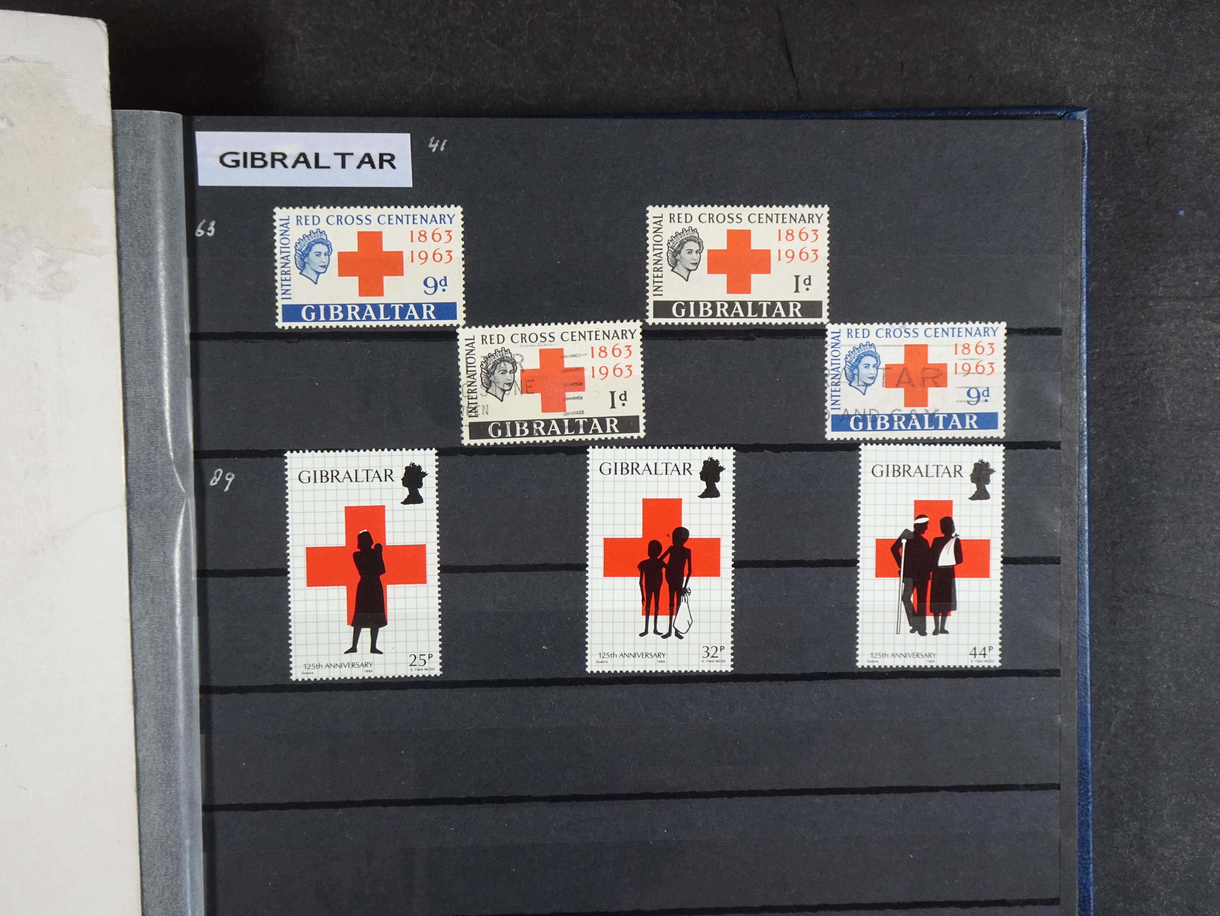 Mooie verzameling met beter materiaal onder andere Albanië, België, Frankrijk, Monaco, etc.
Veelal dubbel aanwezig.
Flinke cat. waarde. 33