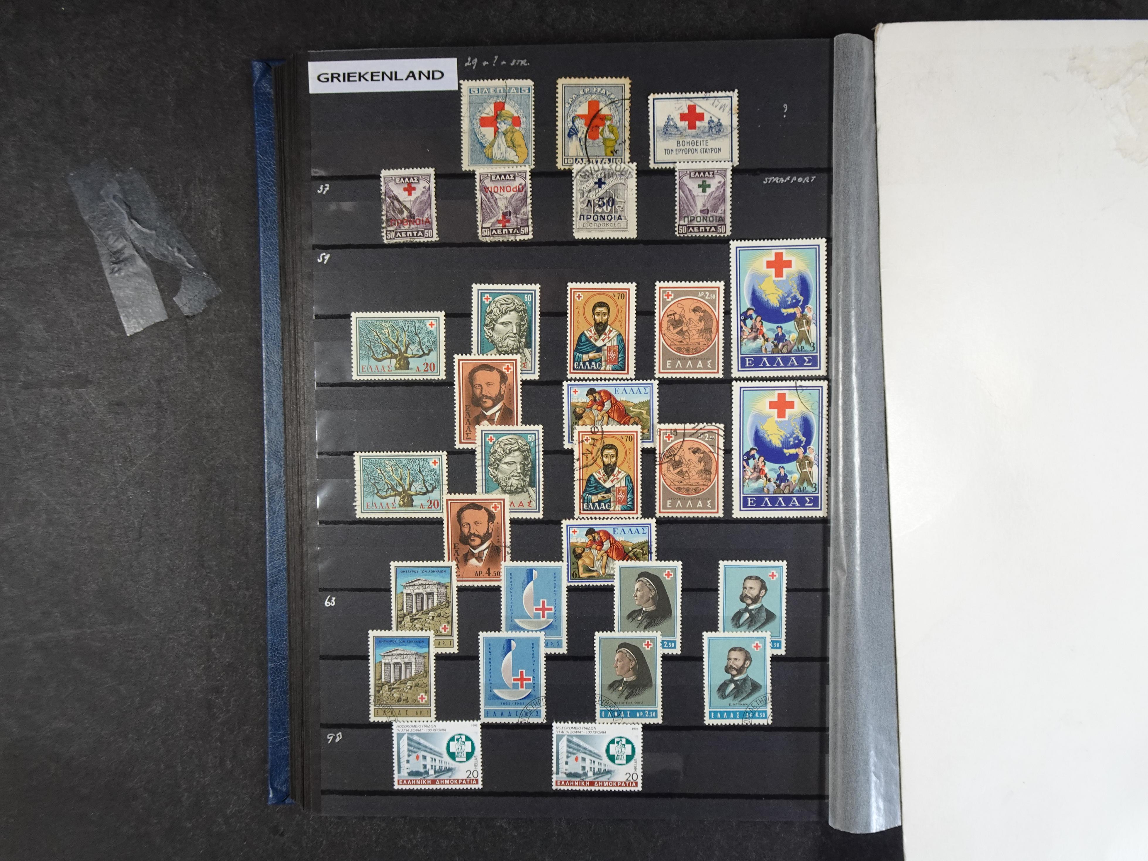 Mooie verzameling met beter materiaal onder andere Albanië, België, Frankrijk, Monaco, etc.
Veelal dubbel aanwezig.
Flinke cat. waarde. 34